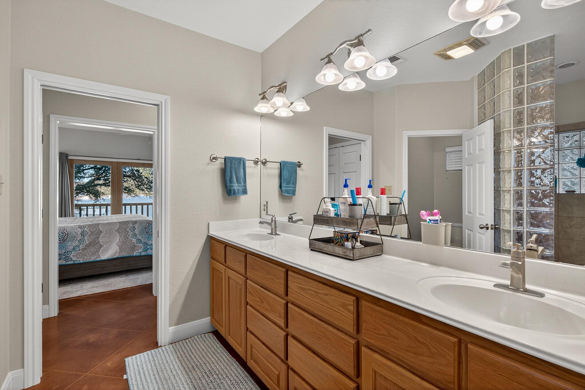 518 Morgan Creek Dr, Burnet, TX 78611