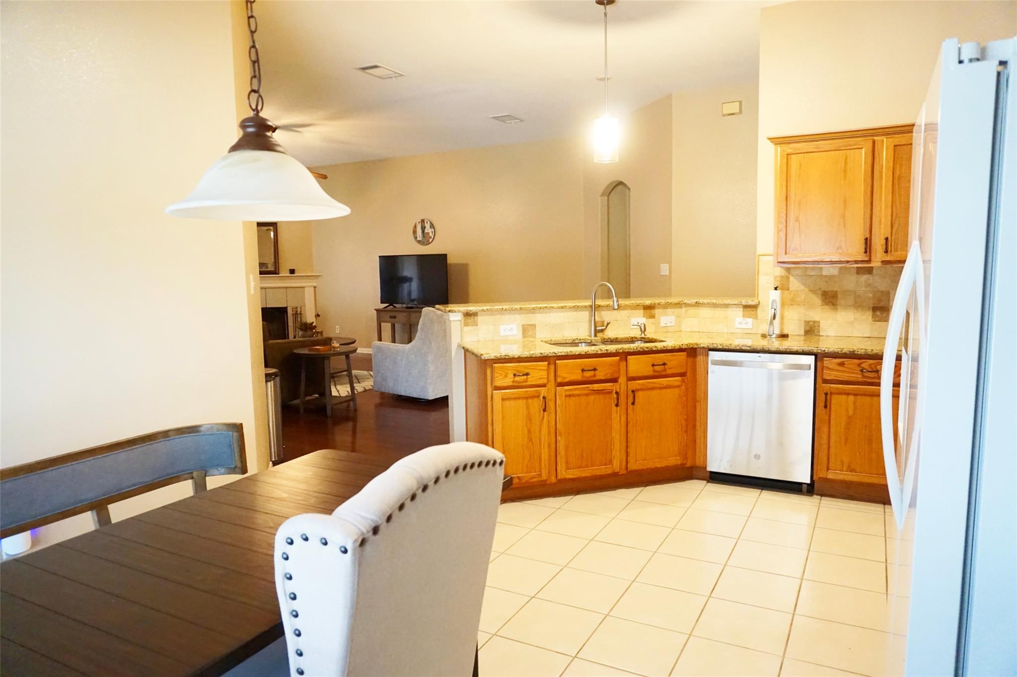 1028 Downridge Dr, Leander, TX 78641