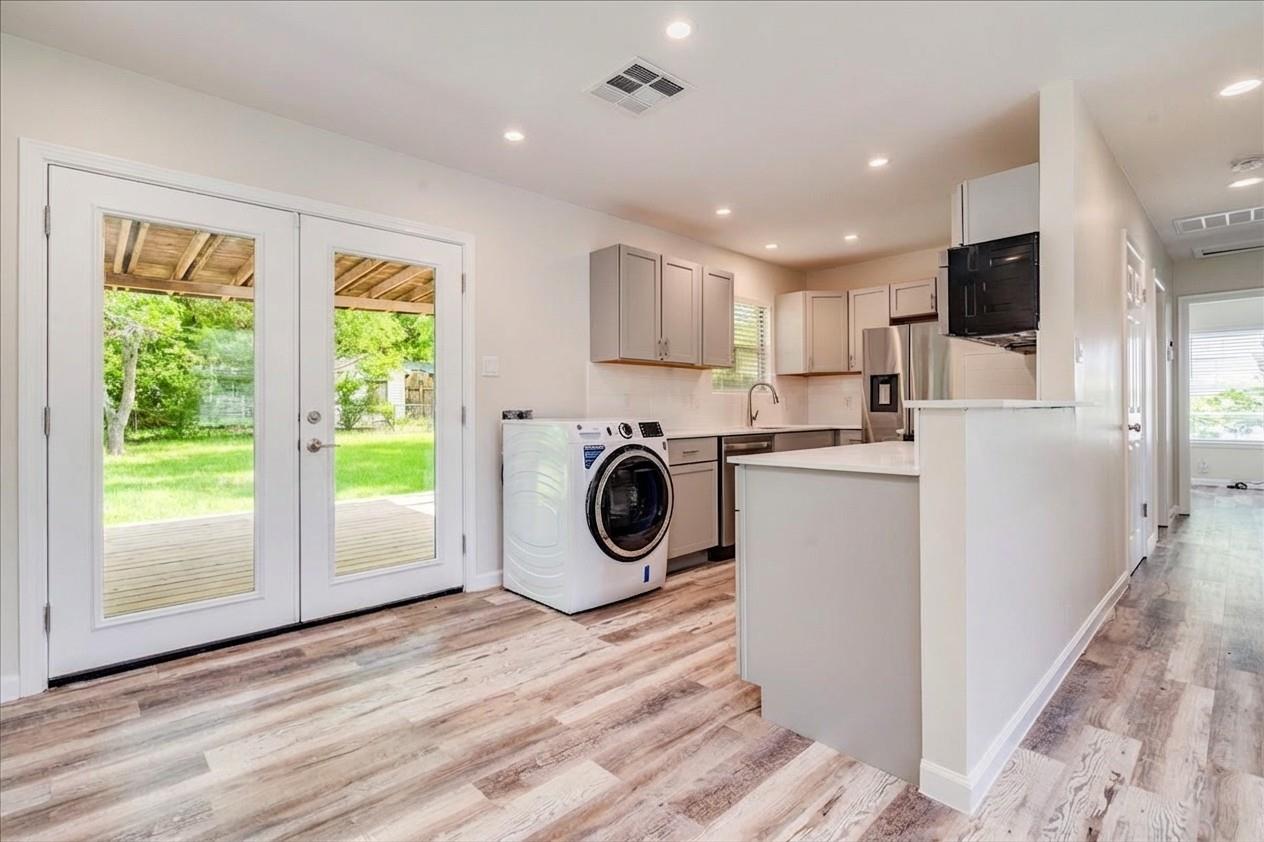 1800 Forestglade Dr, Austin, TX 78745