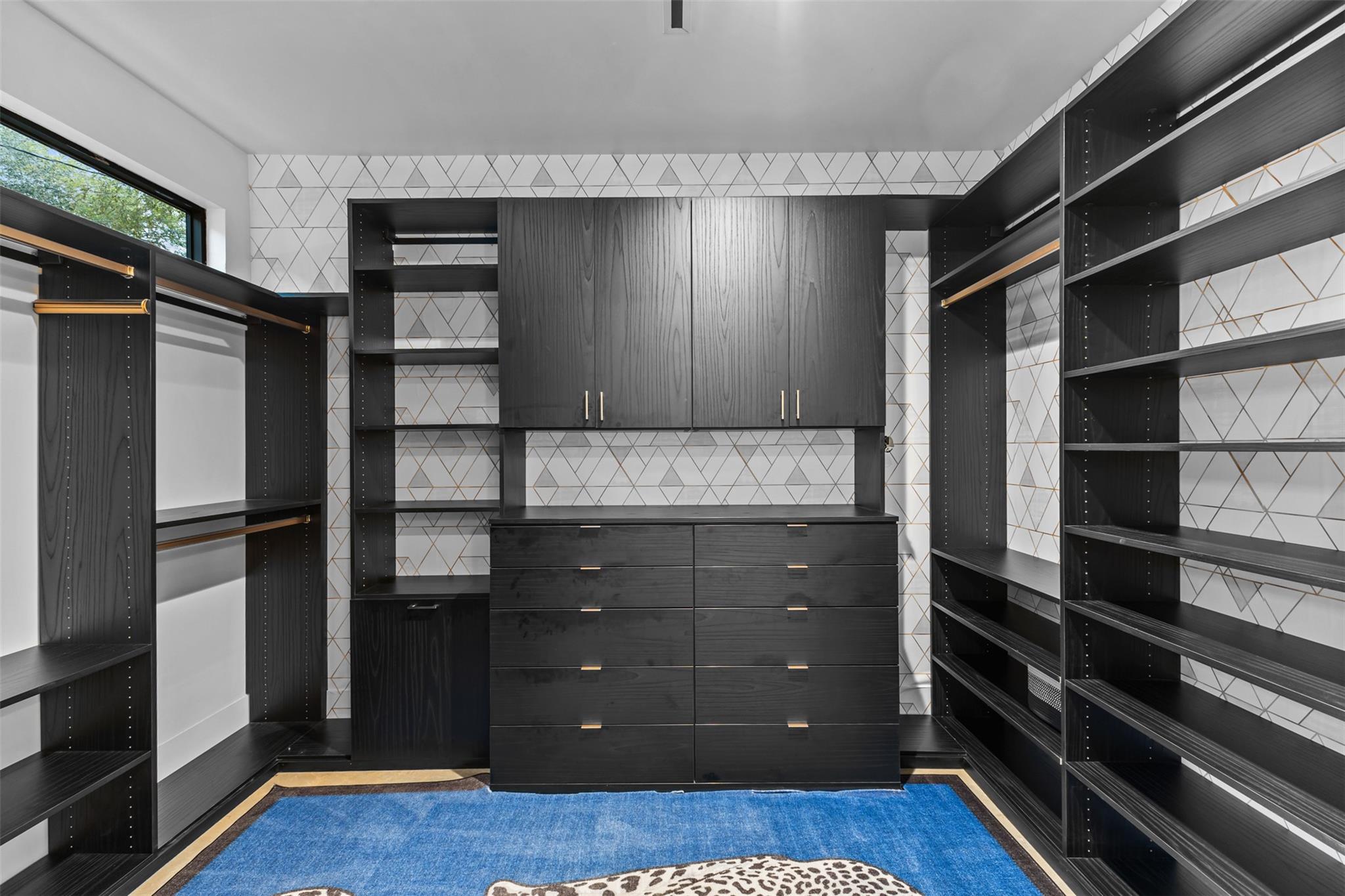 5704 Driftwood Dr, Austin, TX 78731