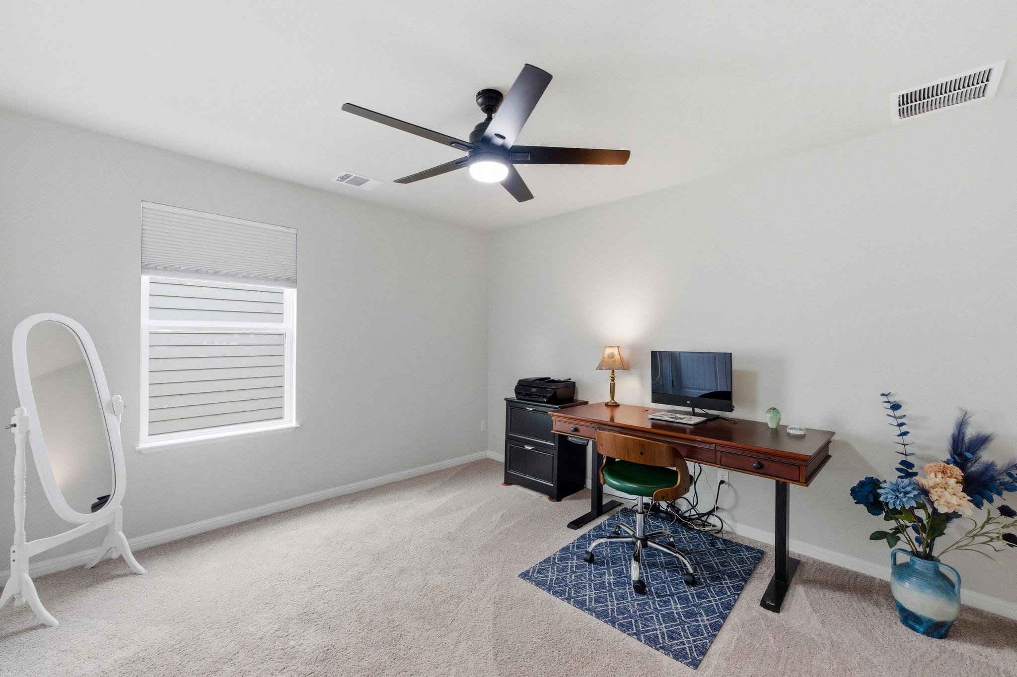 323 Blackbear Dr, Hutto, TX 78634