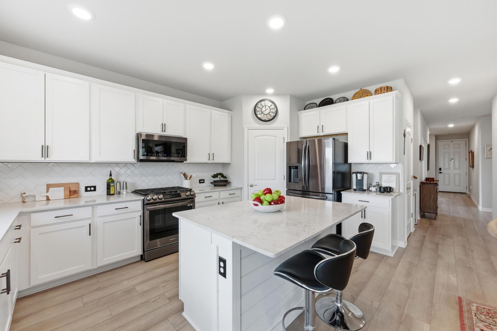 323 Blackbear Dr, Hutto, TX 78634