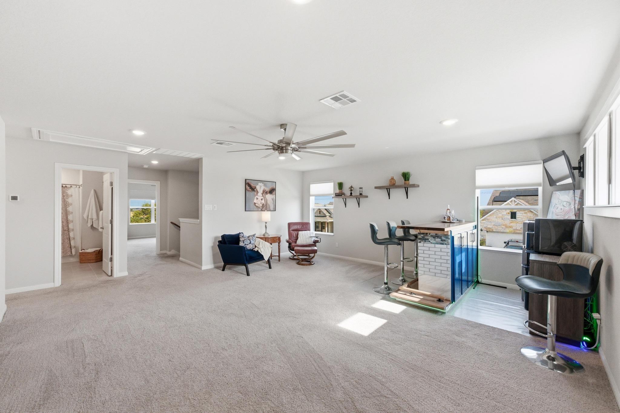 323 Blackbear Dr, Hutto, TX 78634