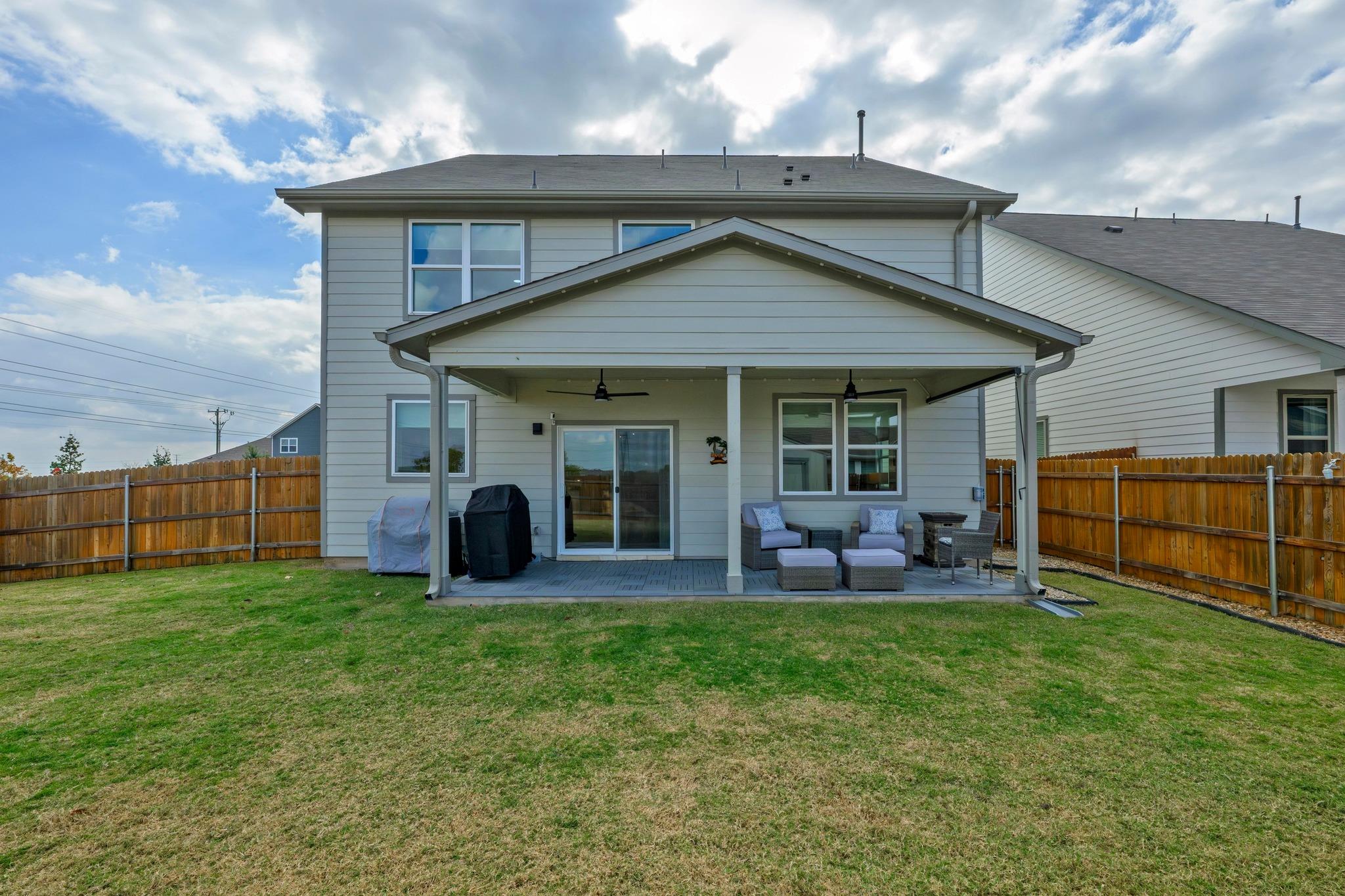 323 Blackbear Dr, Hutto, TX 78634