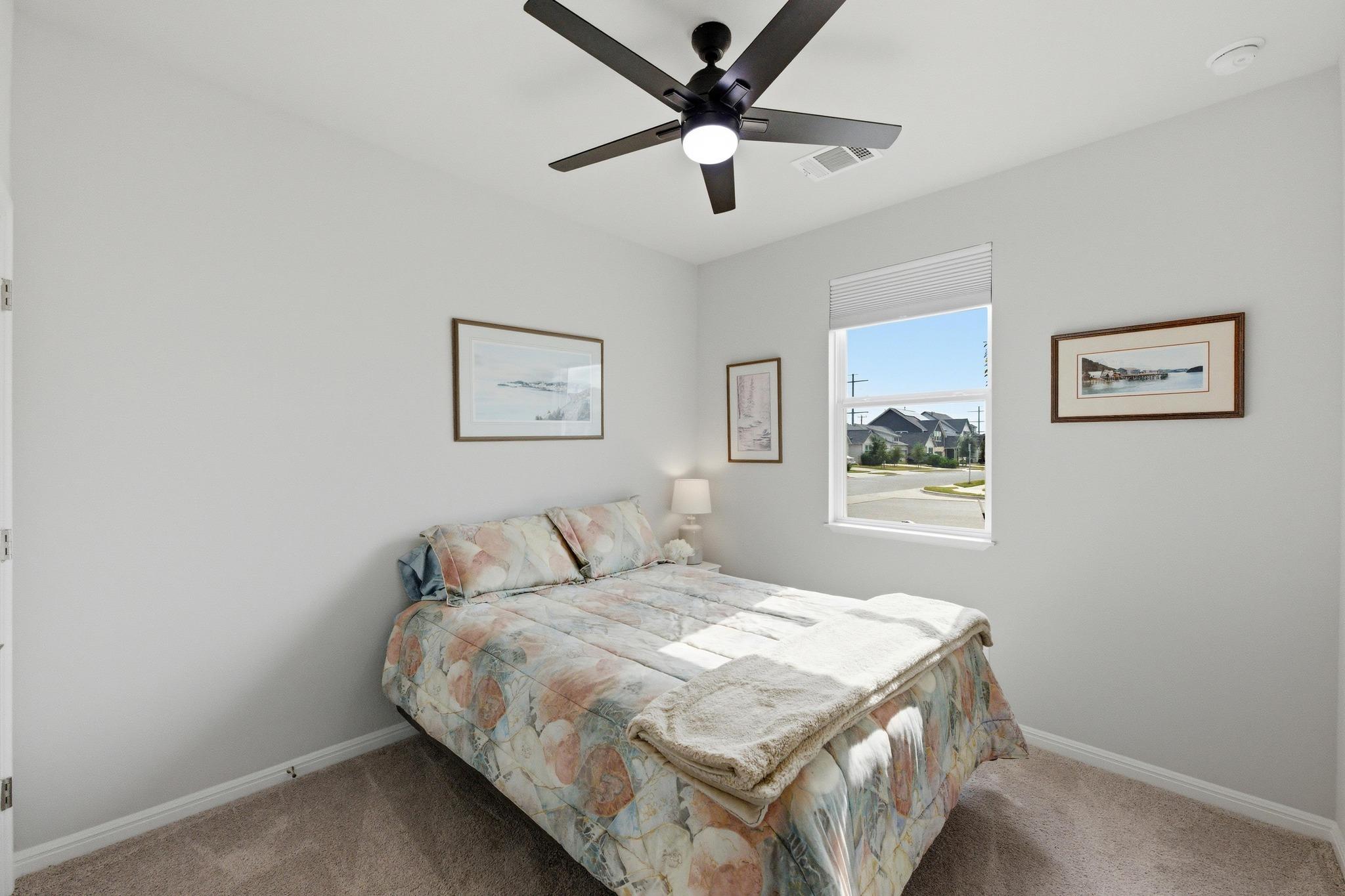 323 Blackbear Dr, Hutto, TX 78634