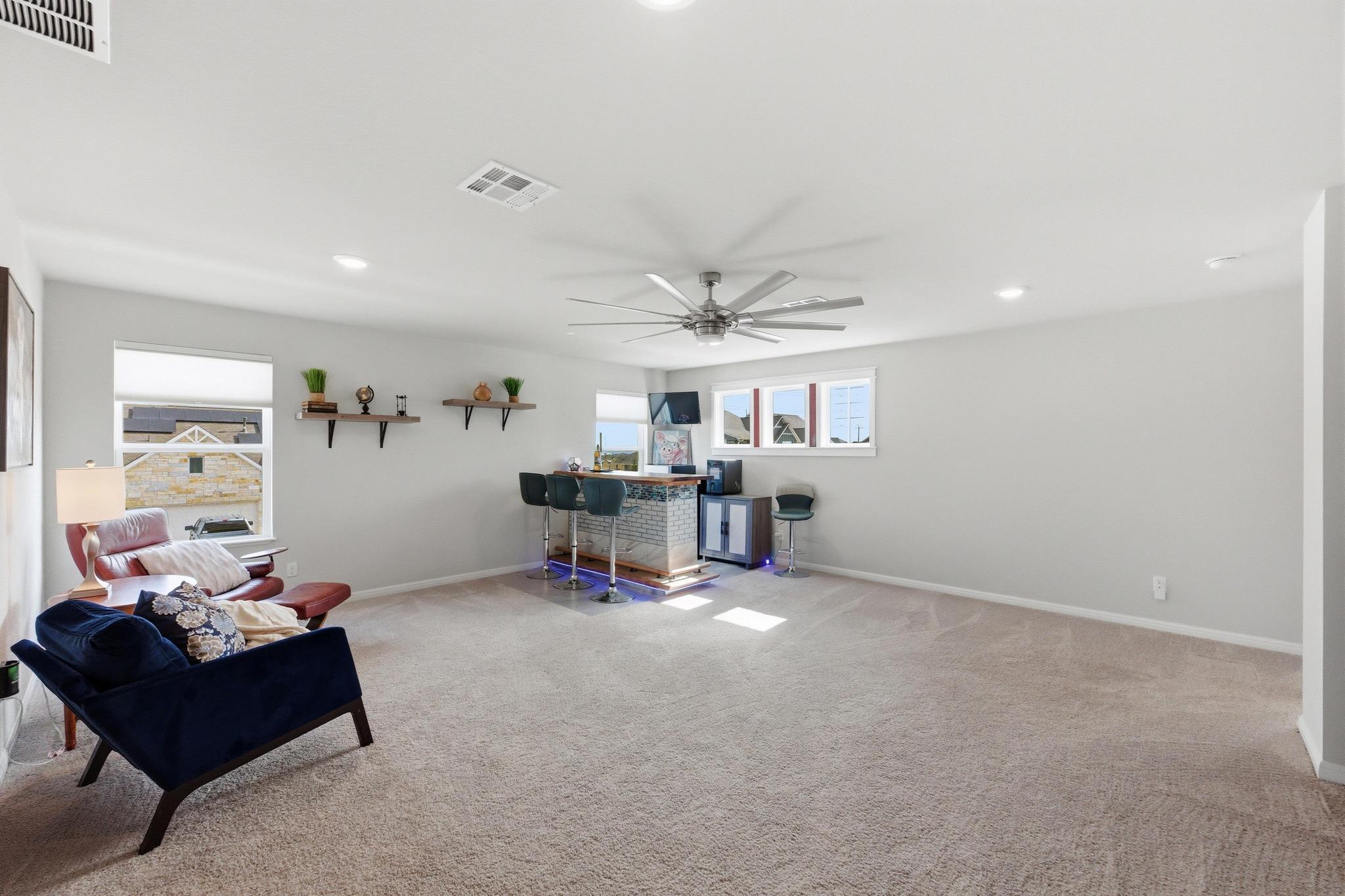 323 Blackbear Dr, Hutto, TX 78634