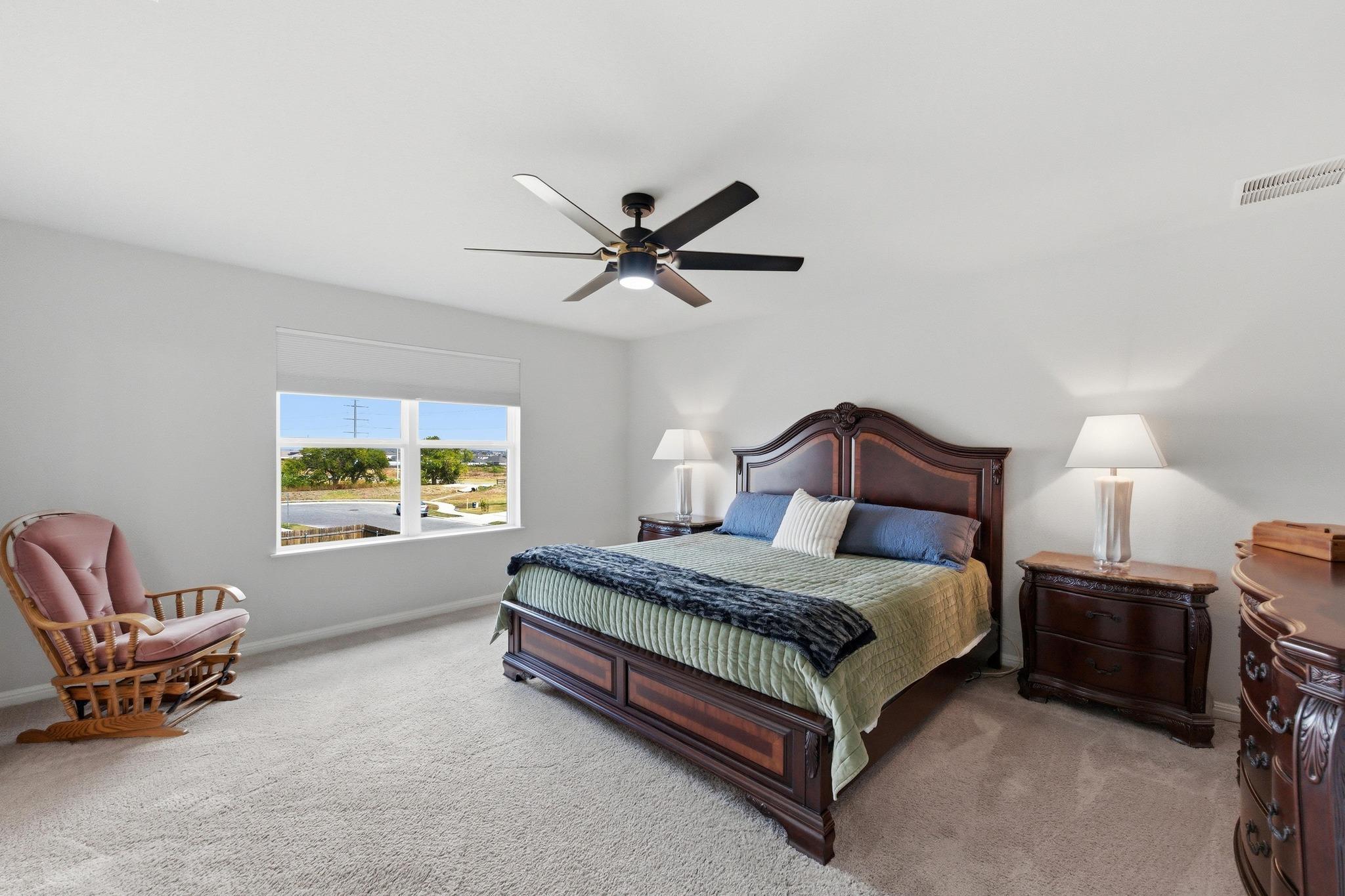 323 Blackbear Dr, Hutto, TX 78634