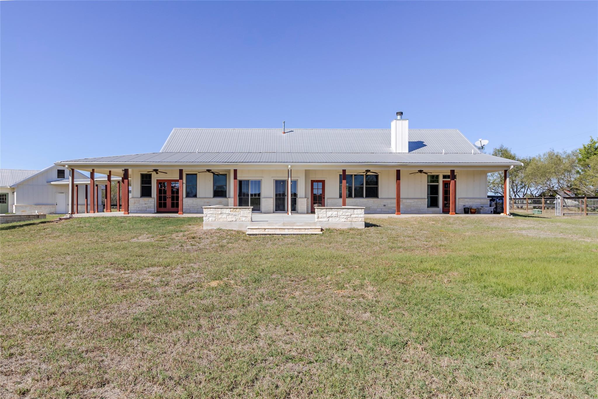 397 Glass Ln, Bastrop, TX 78602