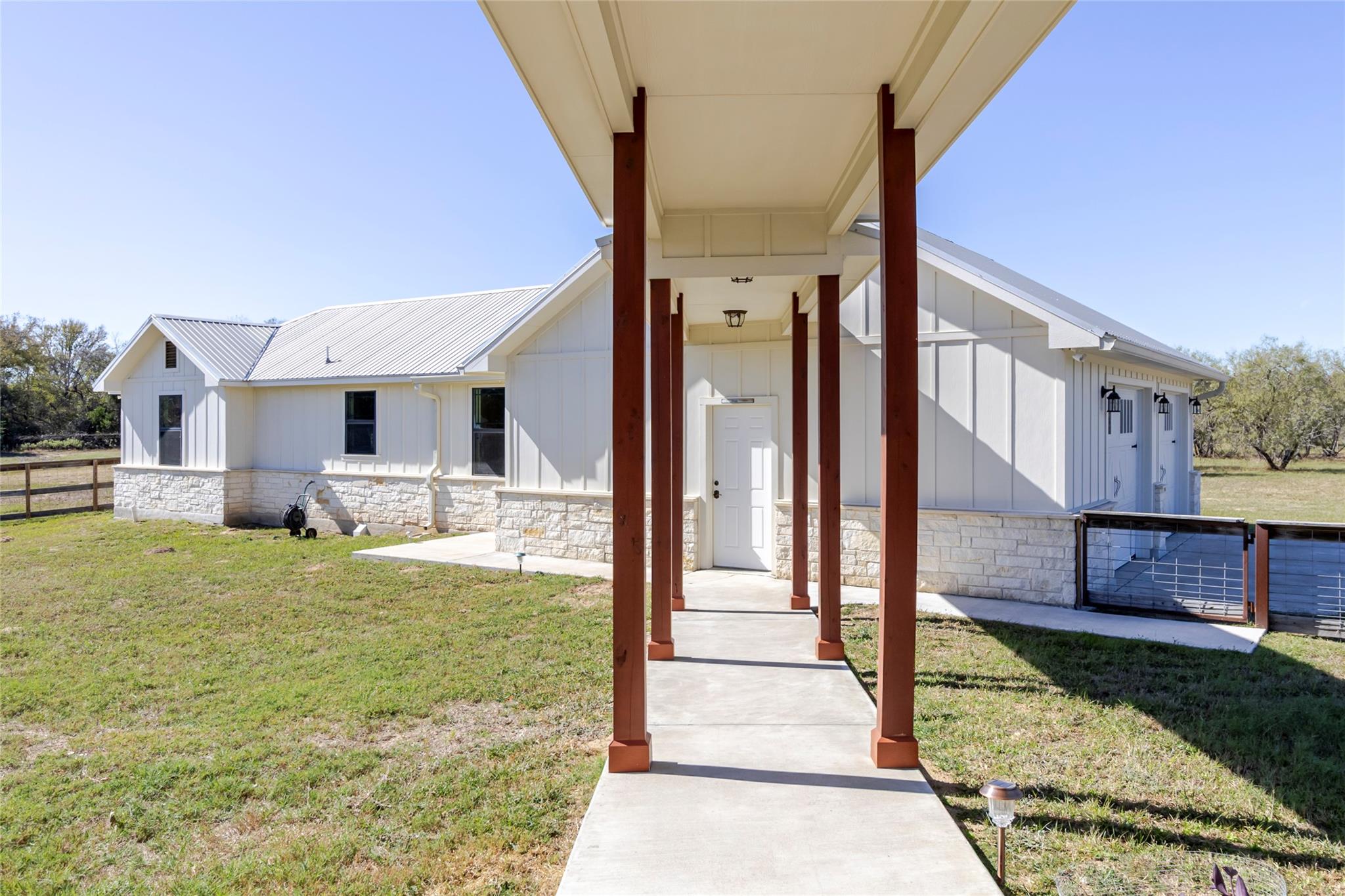 397 Glass Ln, Bastrop, TX 78602