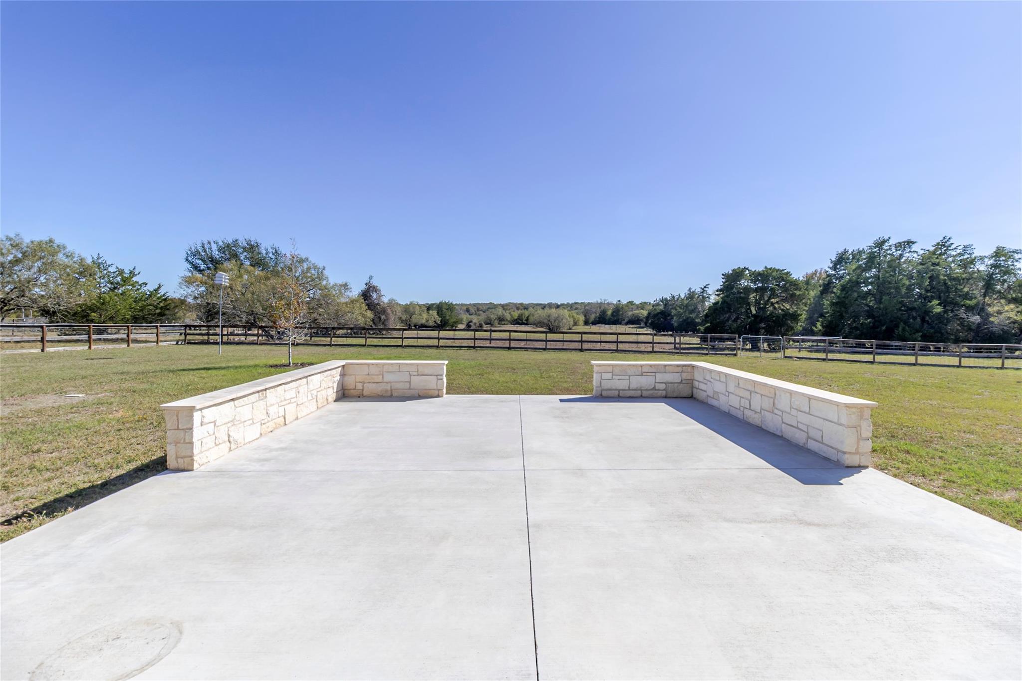 397 Glass Ln, Bastrop, TX 78602