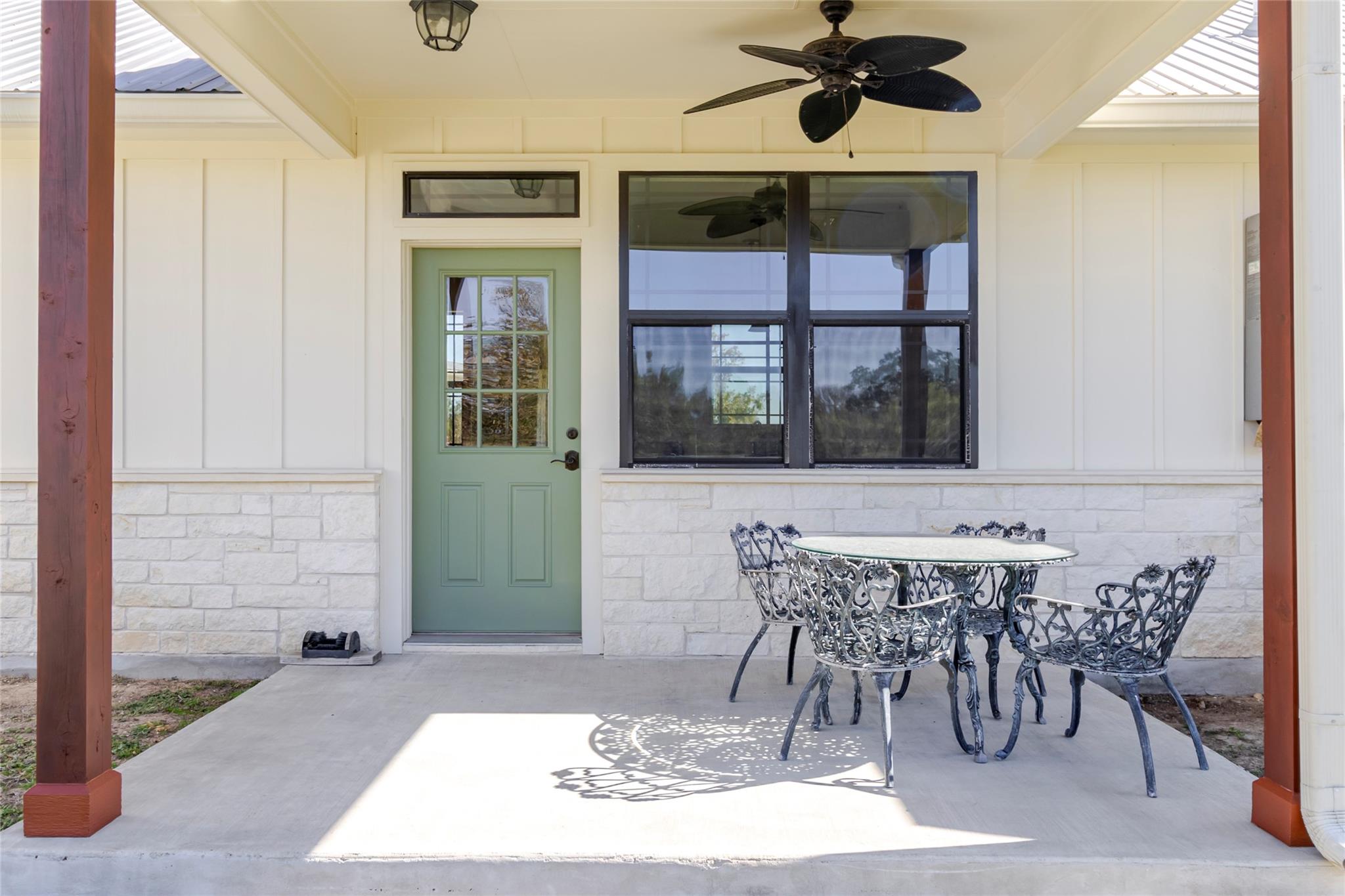 397 Glass Ln, Bastrop, TX 78602