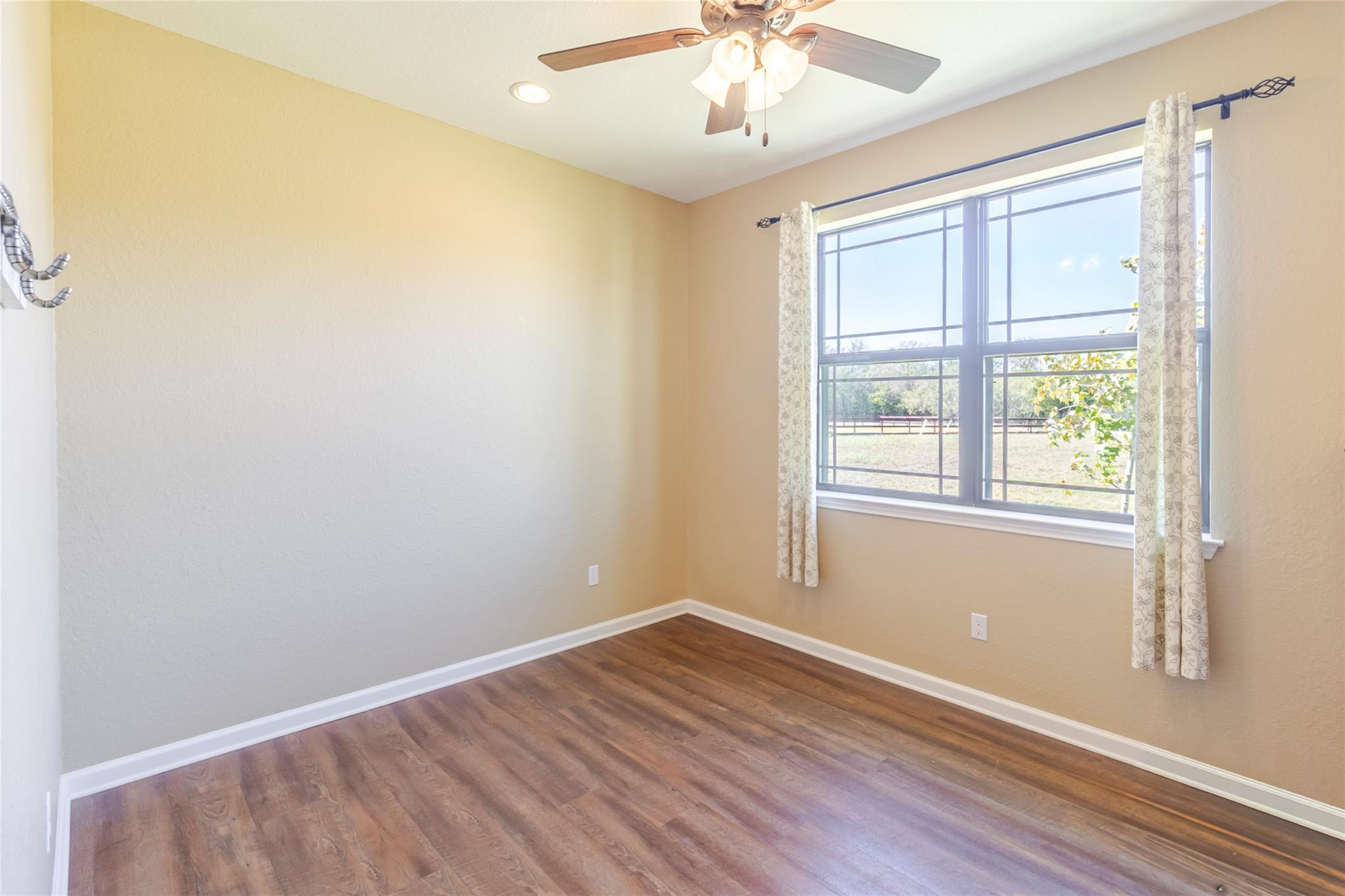 397 Glass Ln, Bastrop, TX 78602