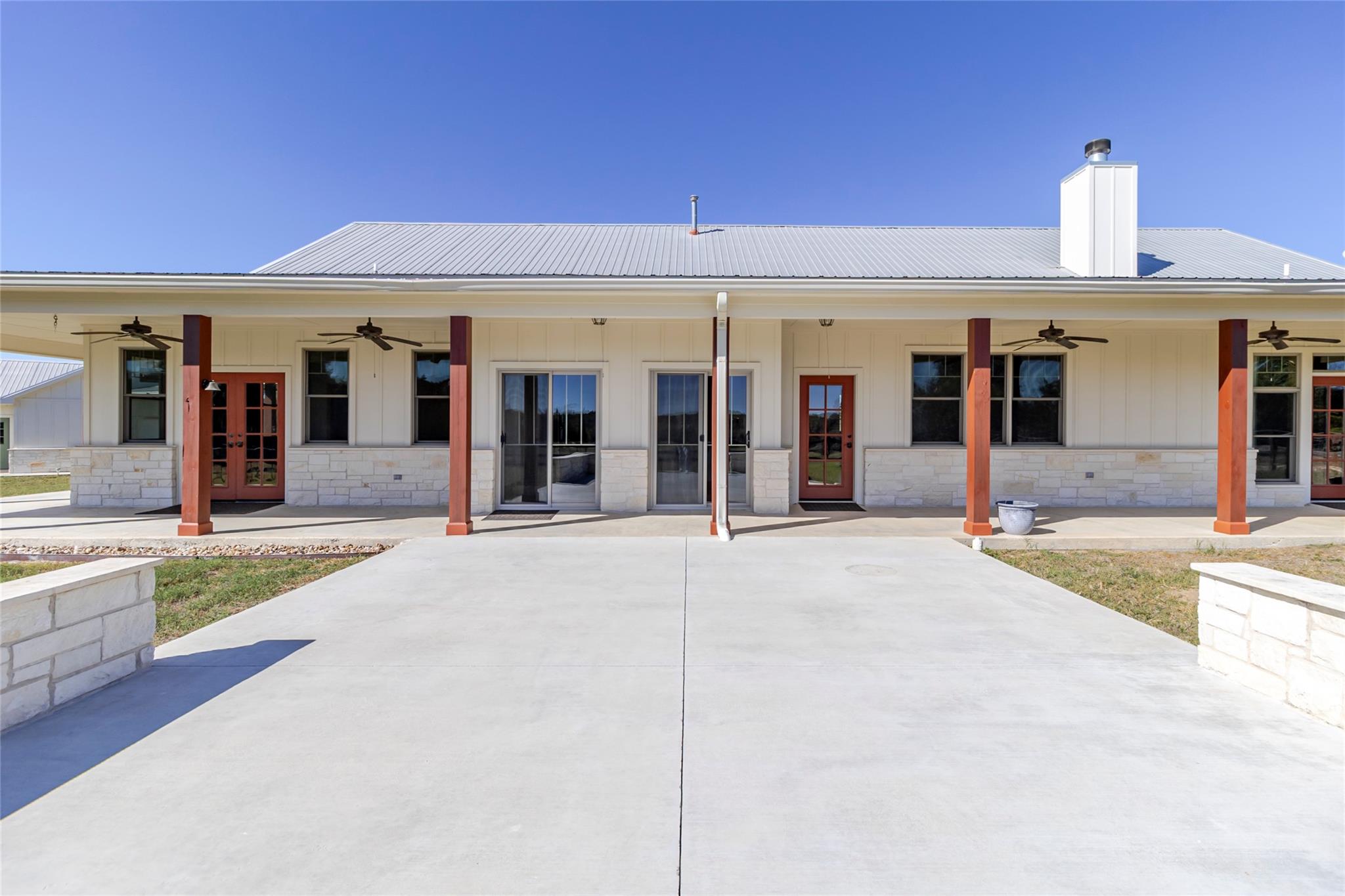 397 Glass Ln, Bastrop, TX 78602