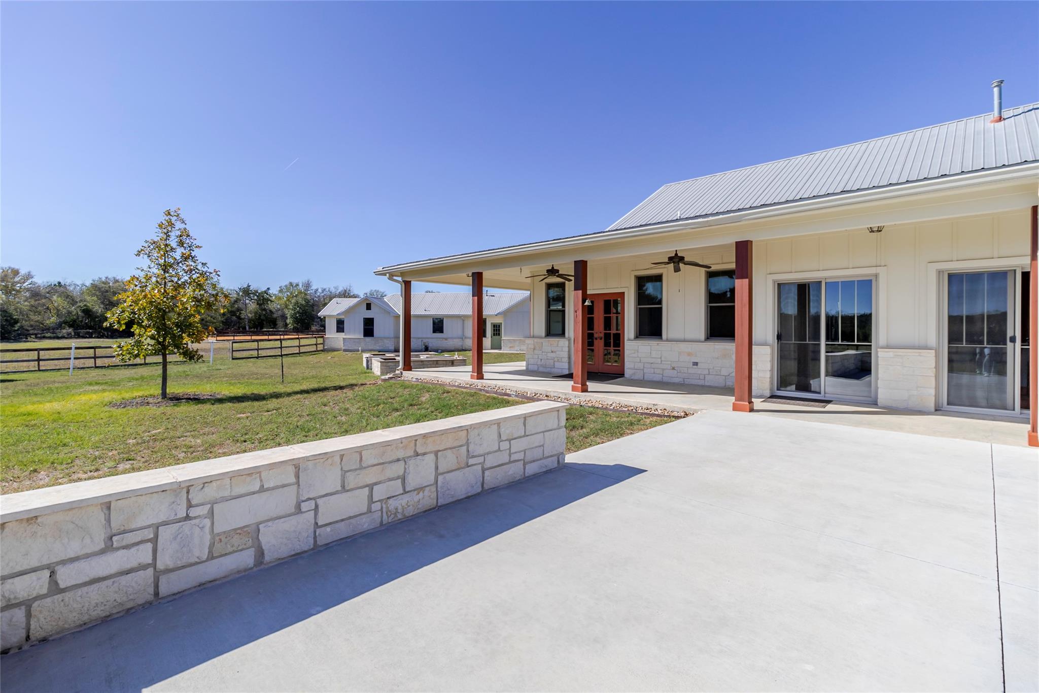 397 Glass Ln, Bastrop, TX 78602