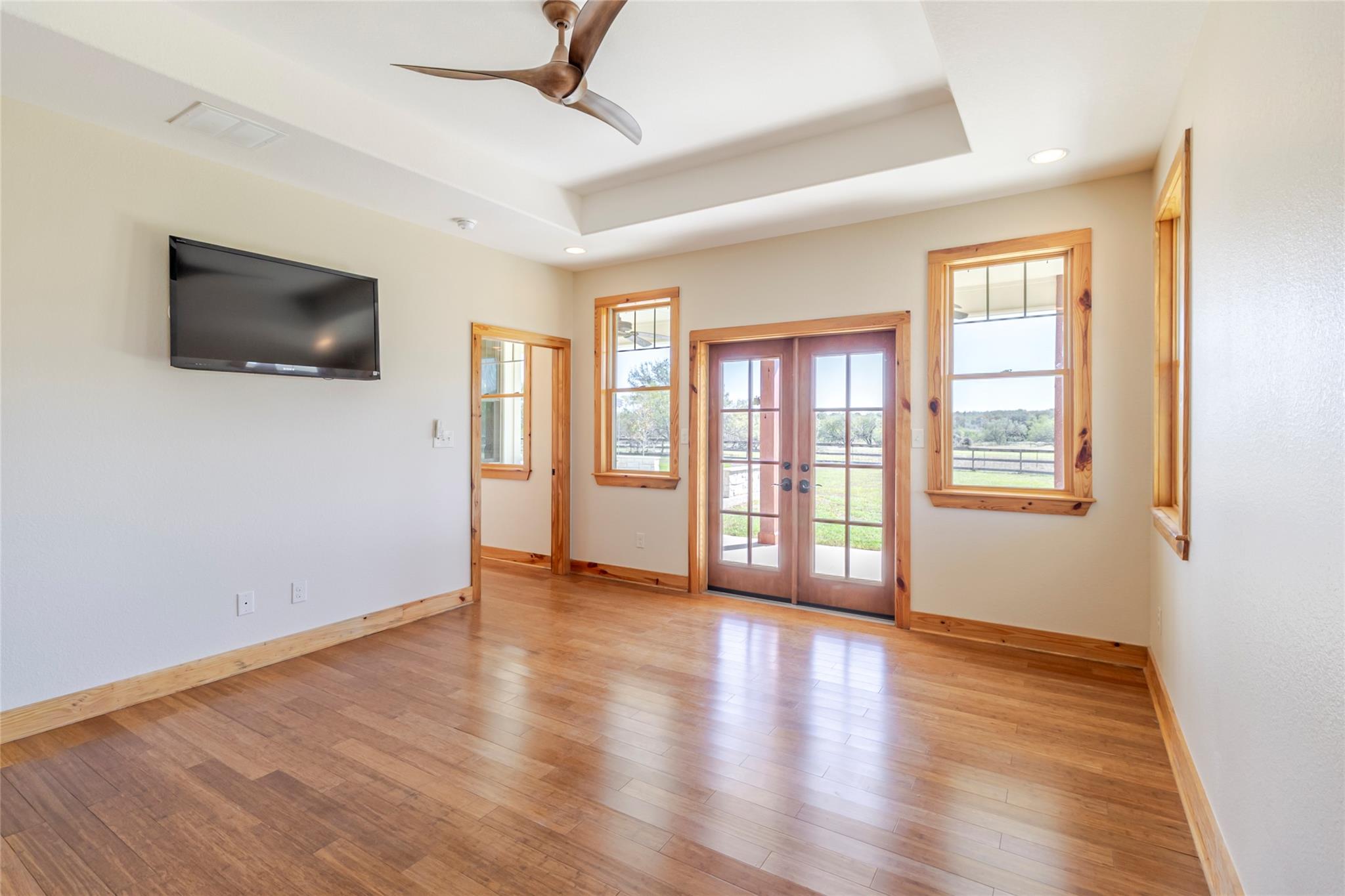 397 Glass Ln, Bastrop, TX 78602