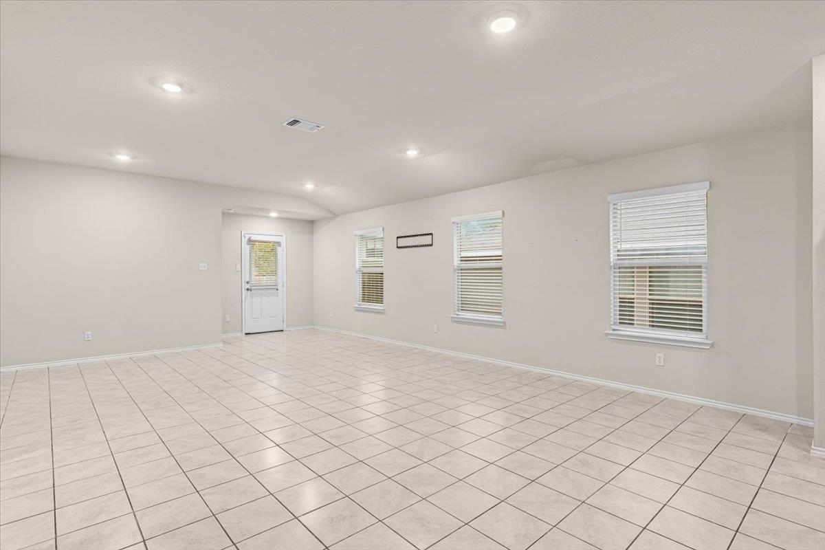 5705 Amelia Earhart Blvd, Killeen, TX 76543