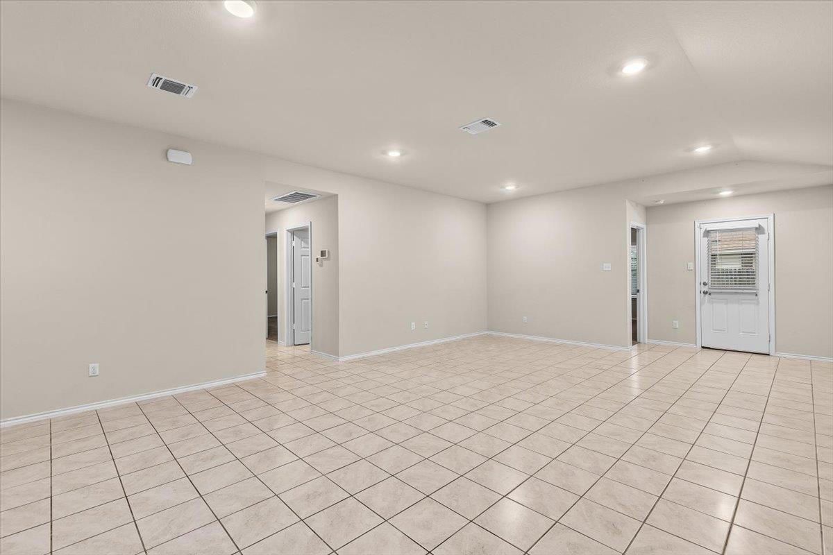 5705 Amelia Earhart Blvd, Killeen, TX 76543