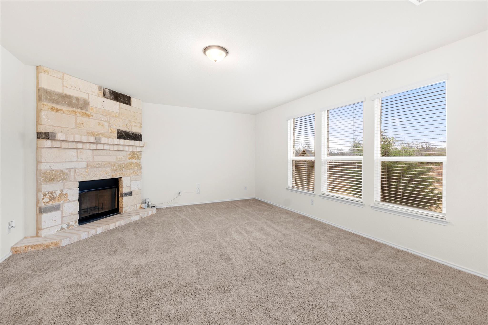 190 Jarbridge Dr, Kyle, TX 78640