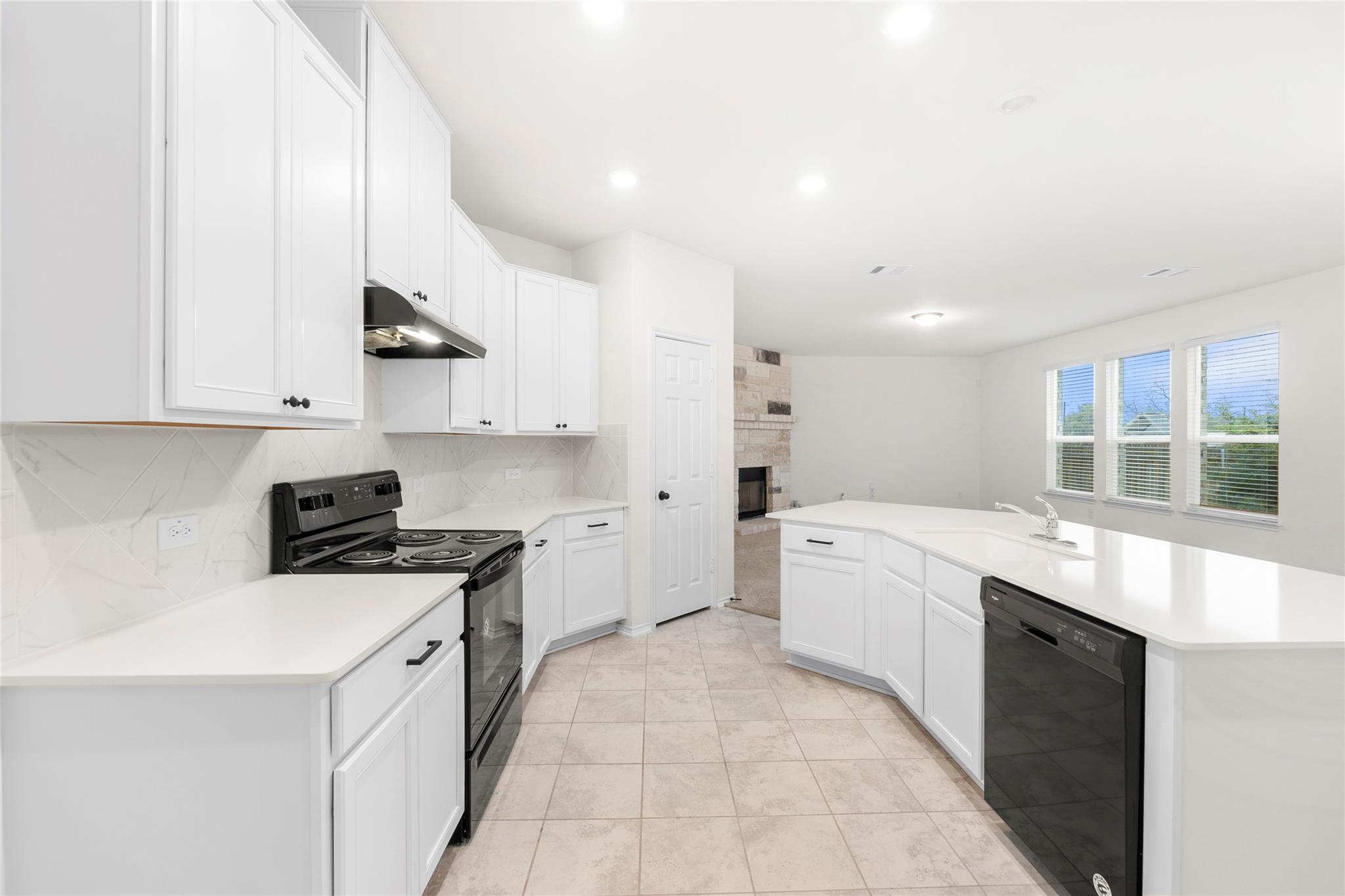 190 Jarbridge Dr, Kyle, TX 78640