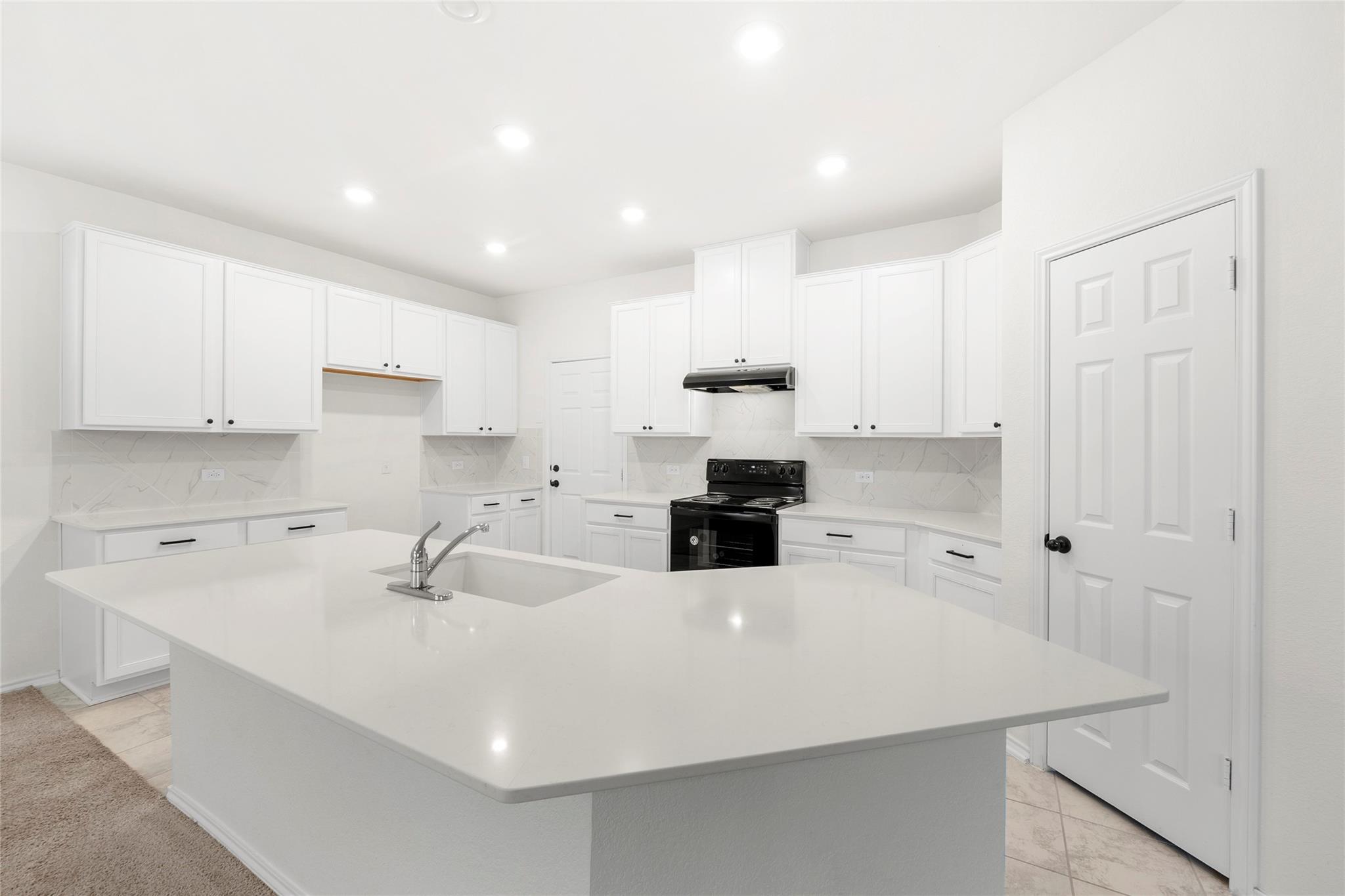 190 Jarbridge Dr, Kyle, TX 78640