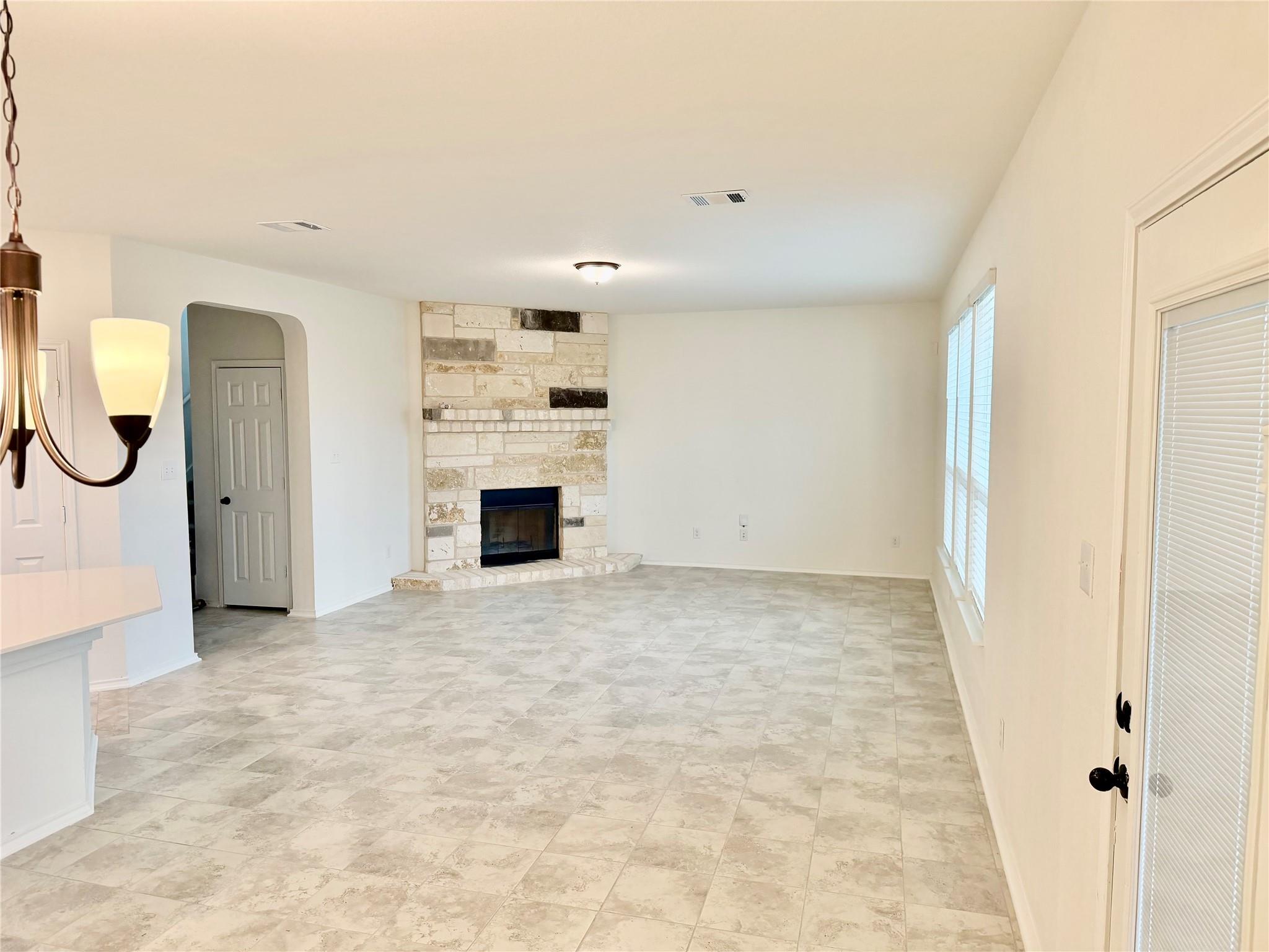 190 Jarbridge Dr, Kyle, TX 78640