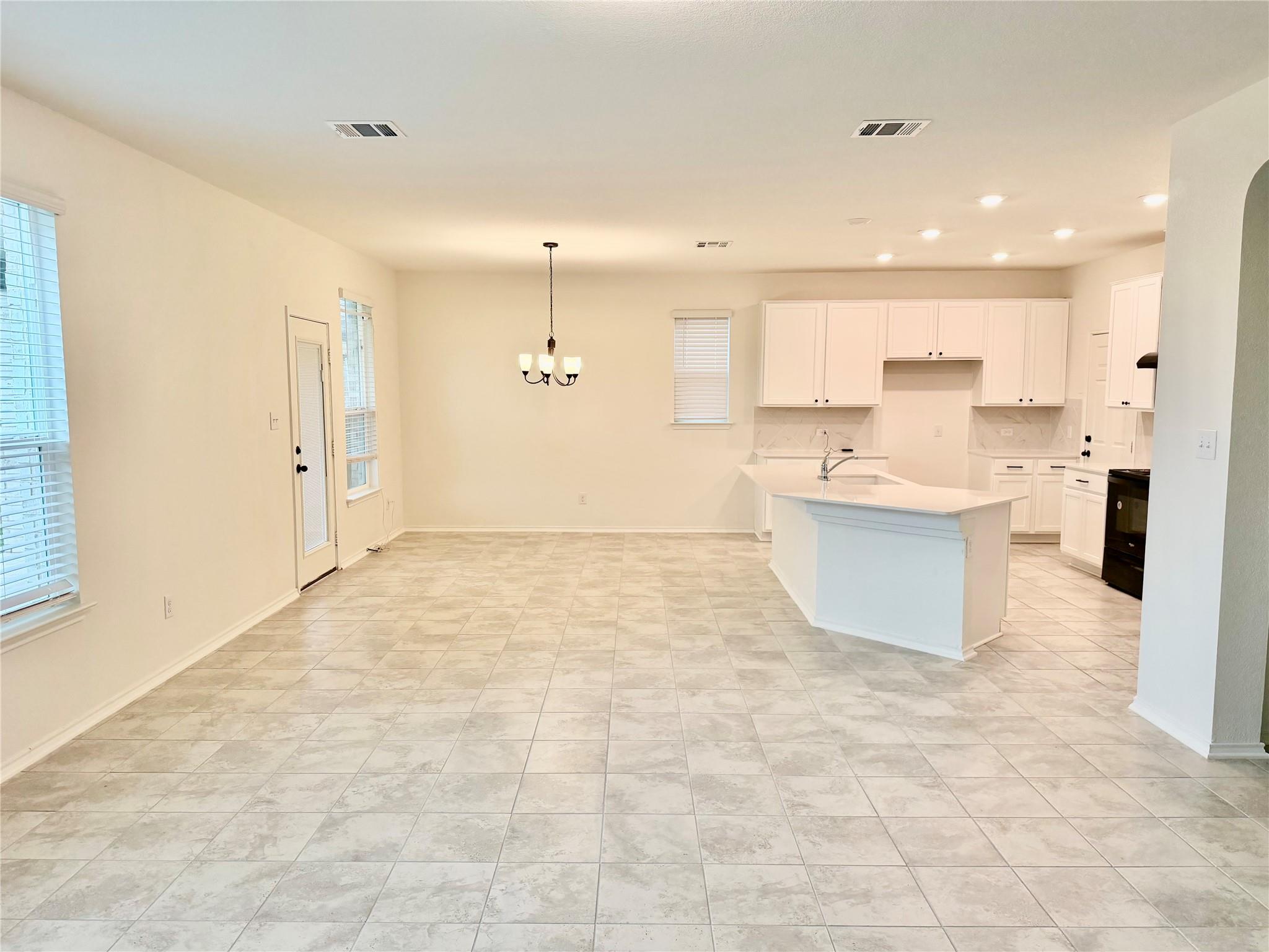 190 Jarbridge Dr, Kyle, TX 78640