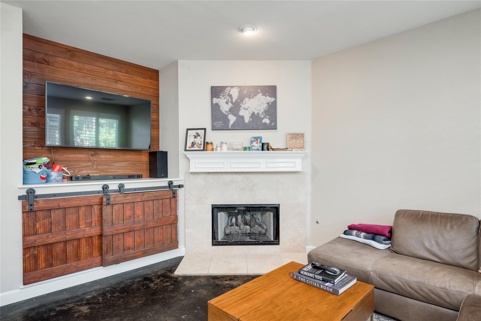 2729 Kinney Oaks Ct, Austin, TX 78704