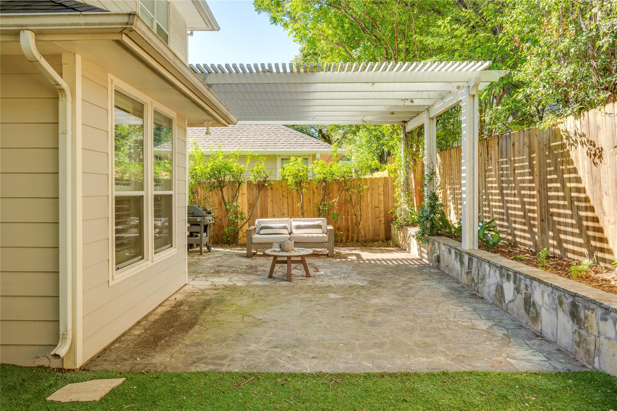 2729 Kinney Oaks Ct, Austin, TX 78704