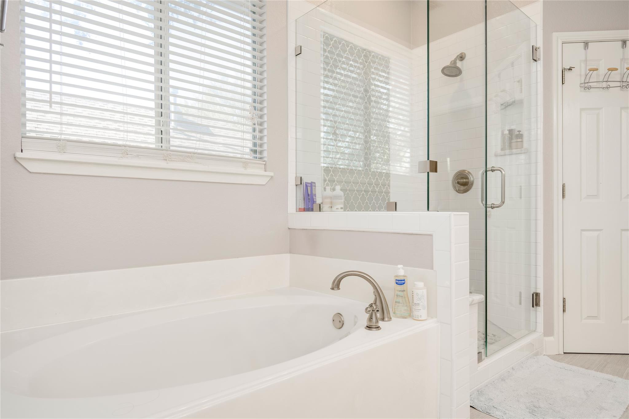 2729 Kinney Oaks Ct, Austin, TX 78704