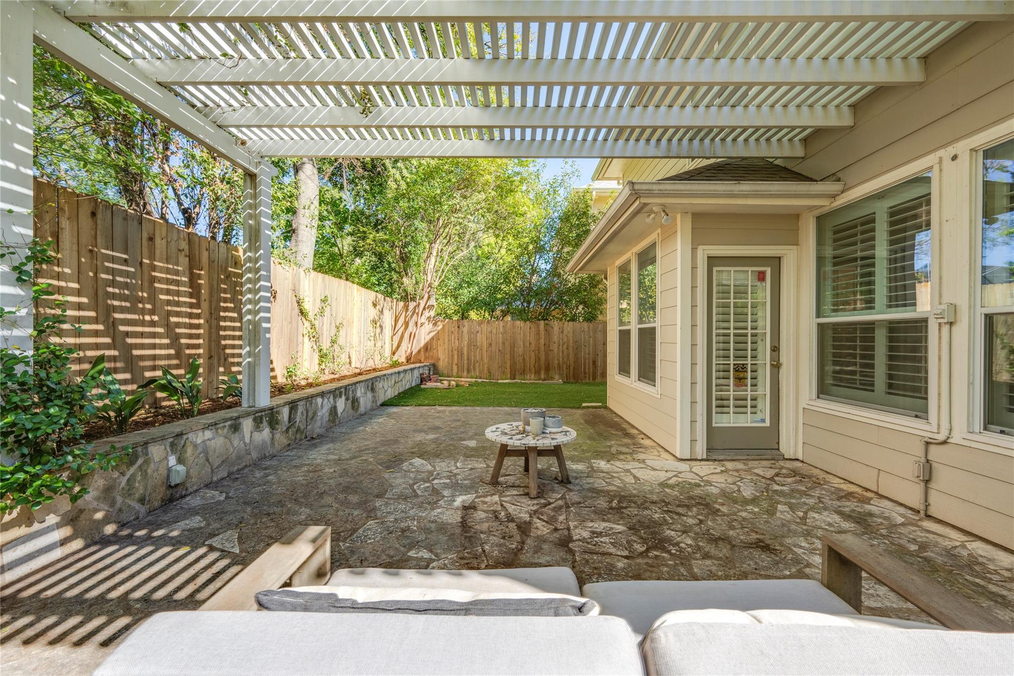 2729 Kinney Oaks Ct, Austin, TX 78704