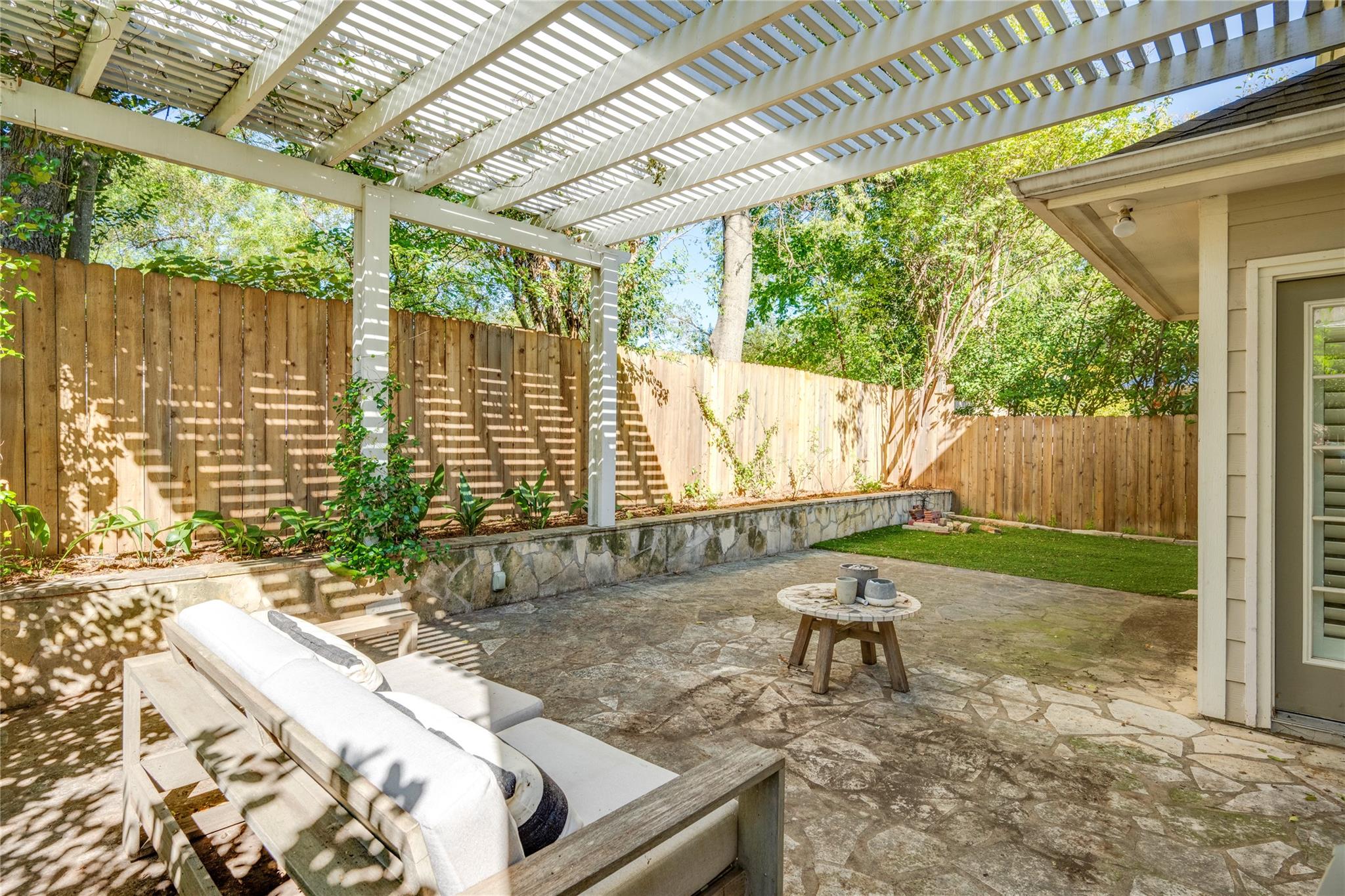 2729 Kinney Oaks Ct, Austin, TX 78704