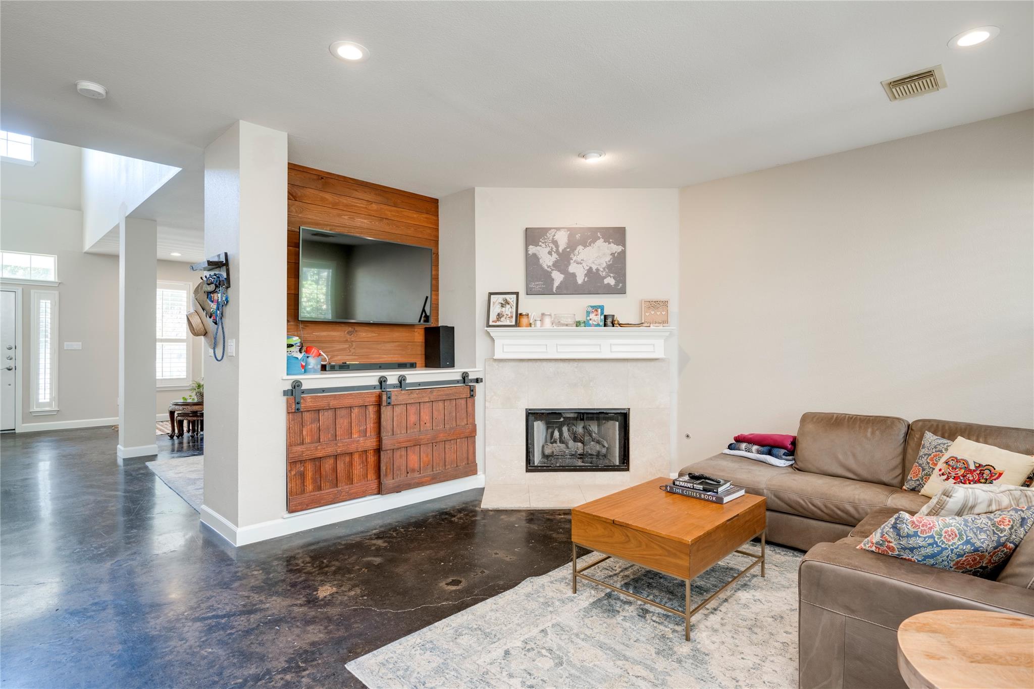 2729 Kinney Oaks Ct, Austin, TX 78704