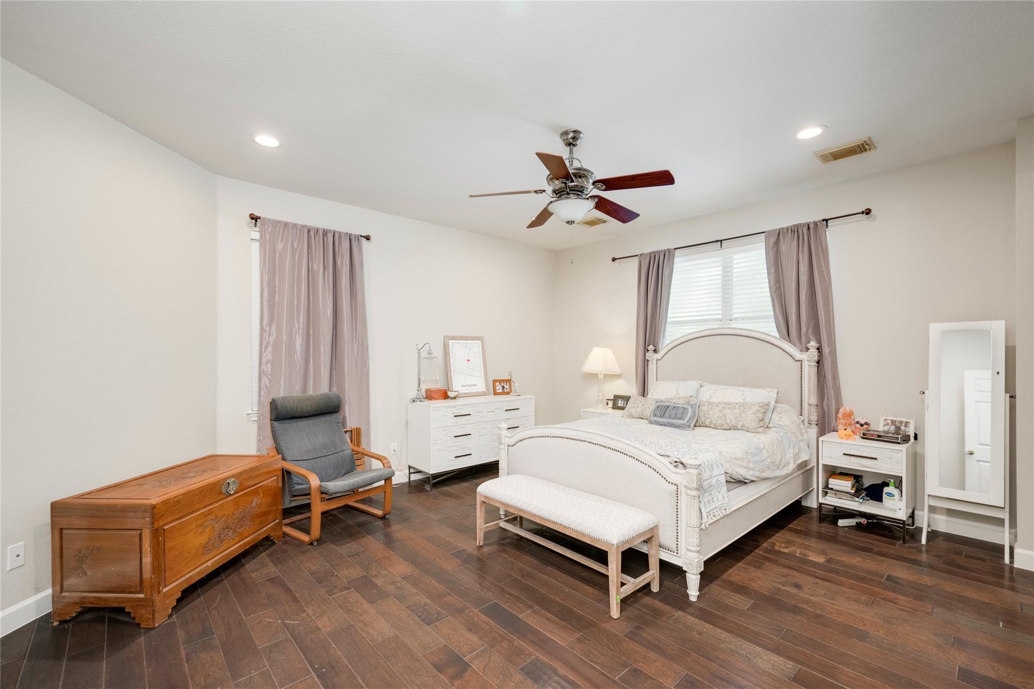 2729 Kinney Oaks Ct, Austin, TX 78704