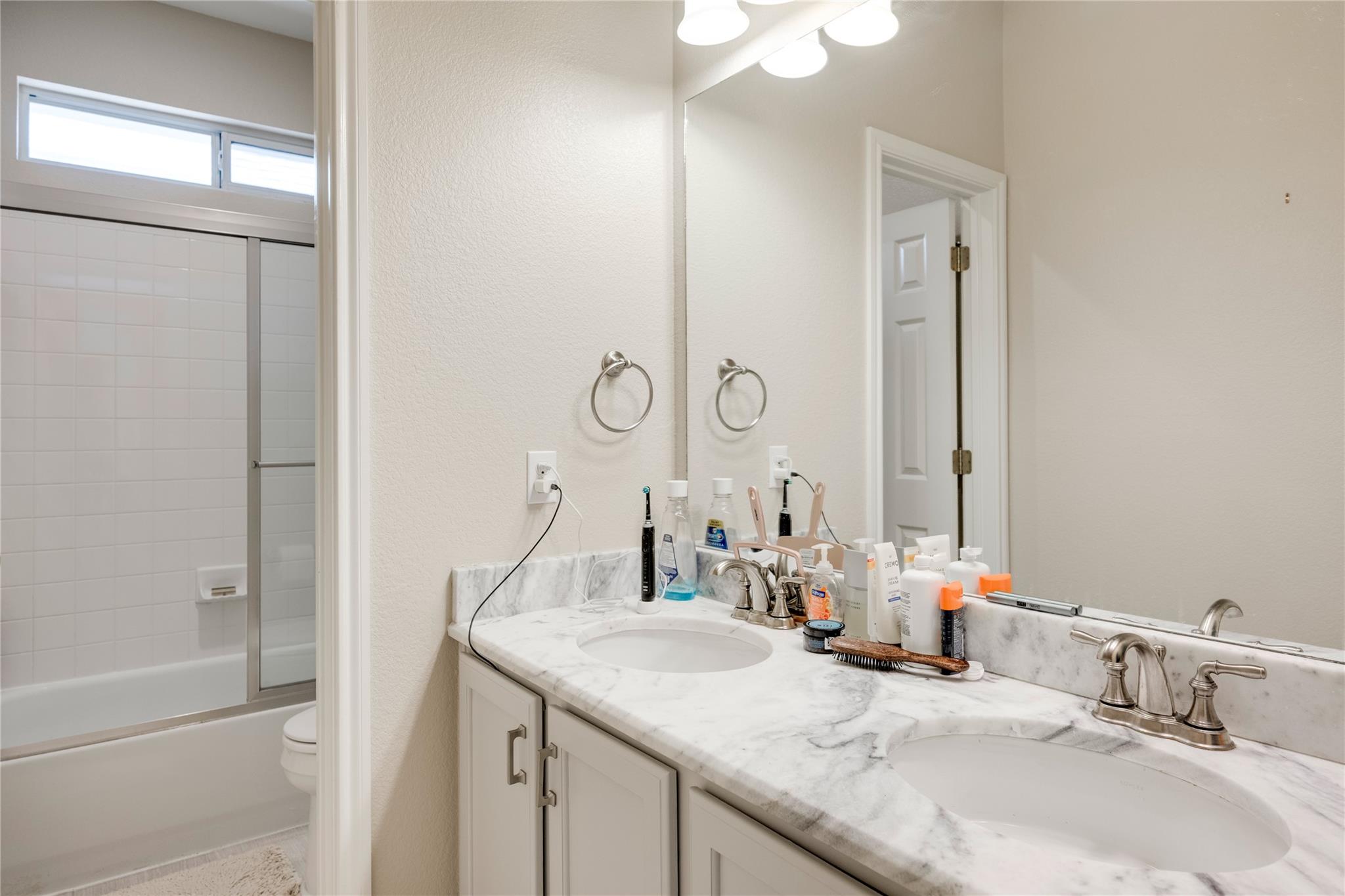 2729 Kinney Oaks Ct, Austin, TX 78704