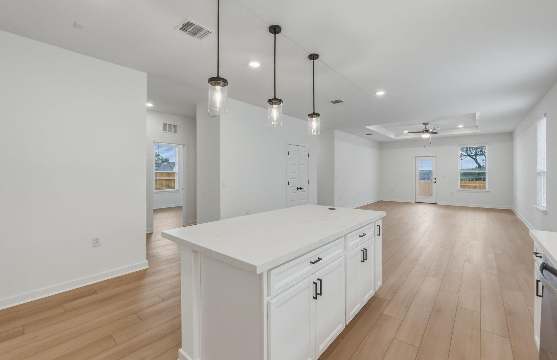 124 Adlai Ave, Georgetown, TX 78633