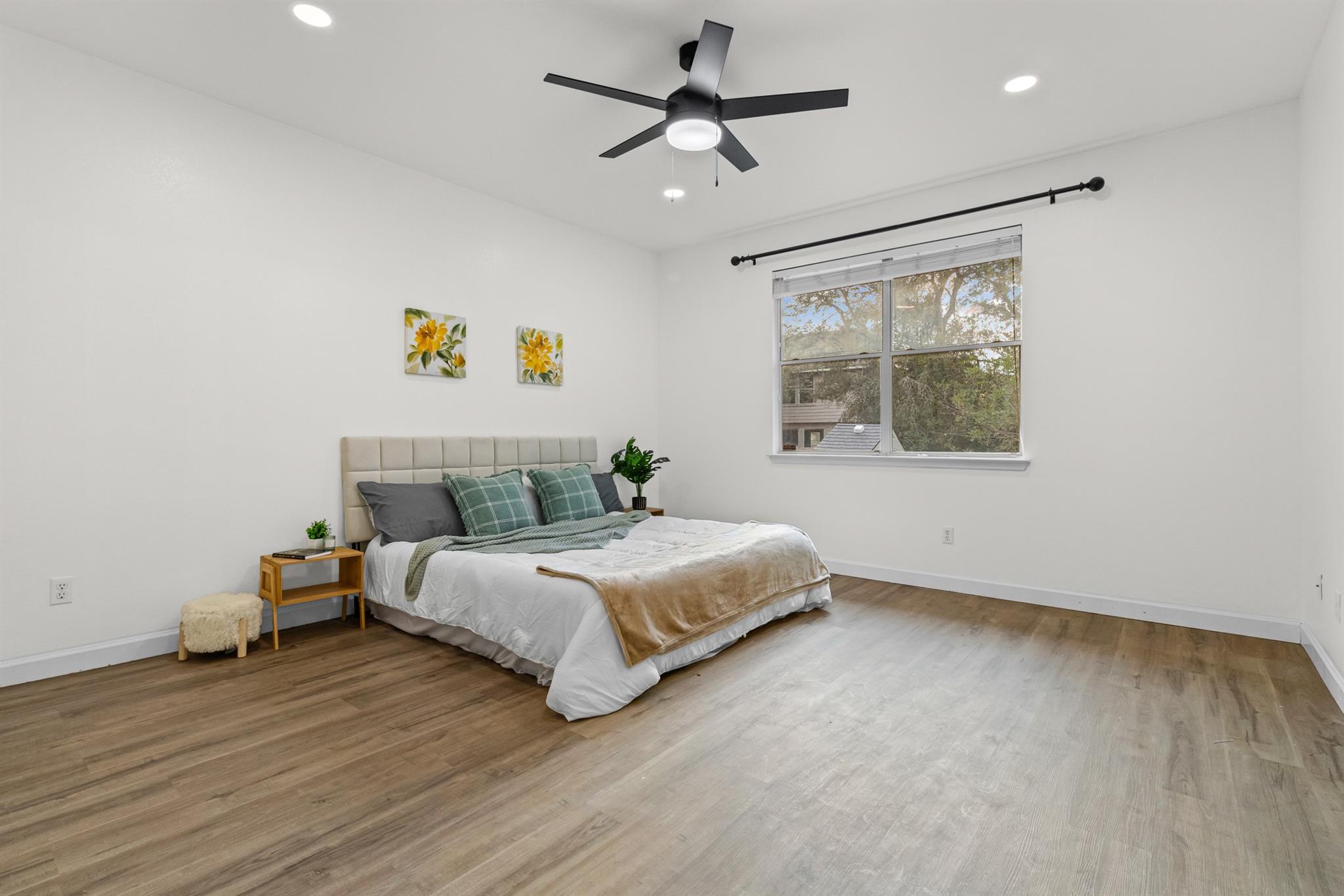 411 Las Colinas Dr, Leander, TX 78641