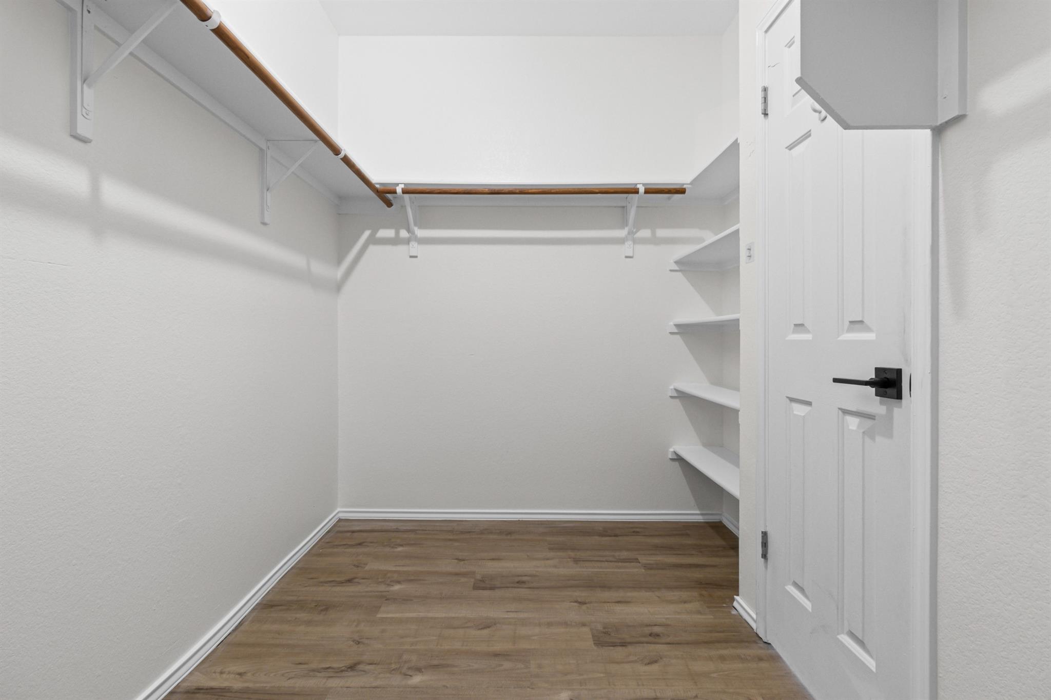 411 Las Colinas Dr, Leander, TX 78641