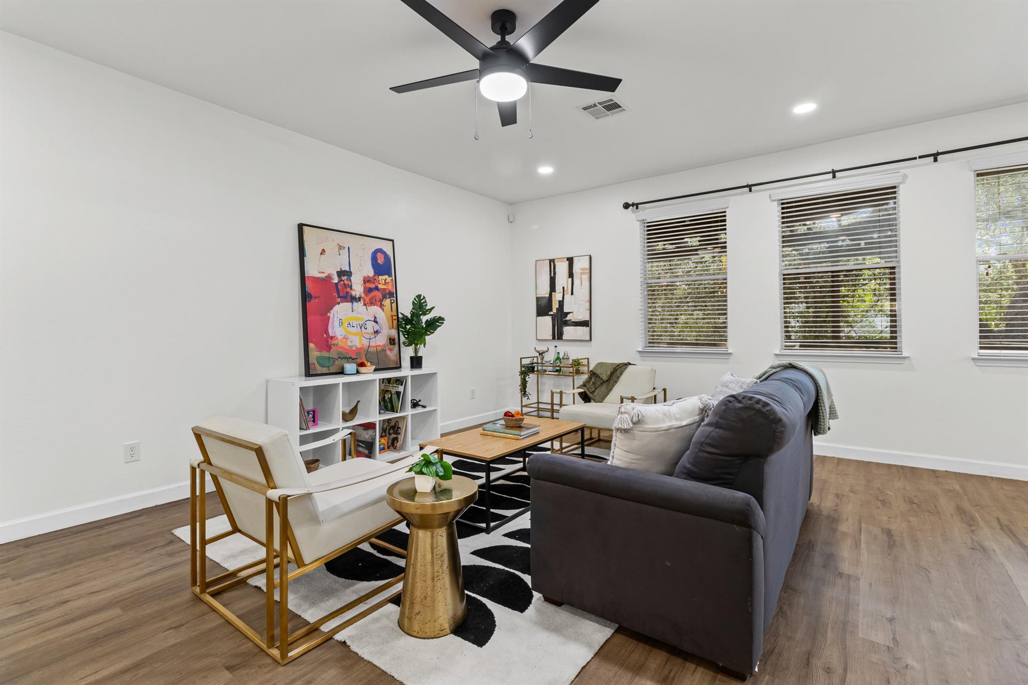 411 Las Colinas Dr, Leander, TX 78641