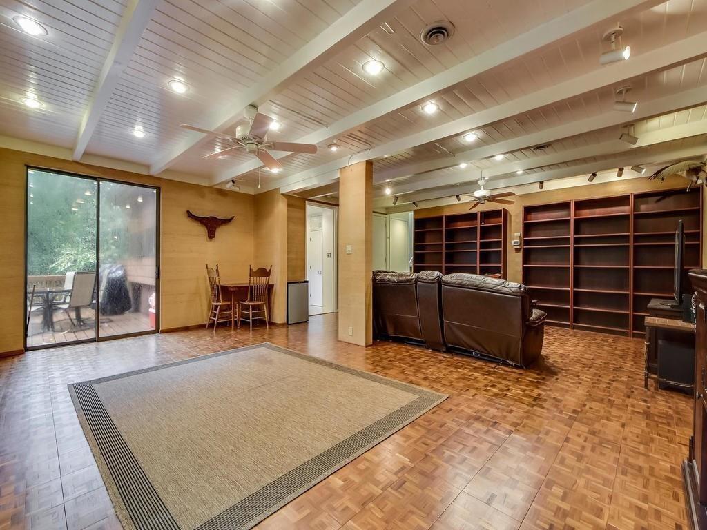 800 Leonard St, Austin, TX 78705