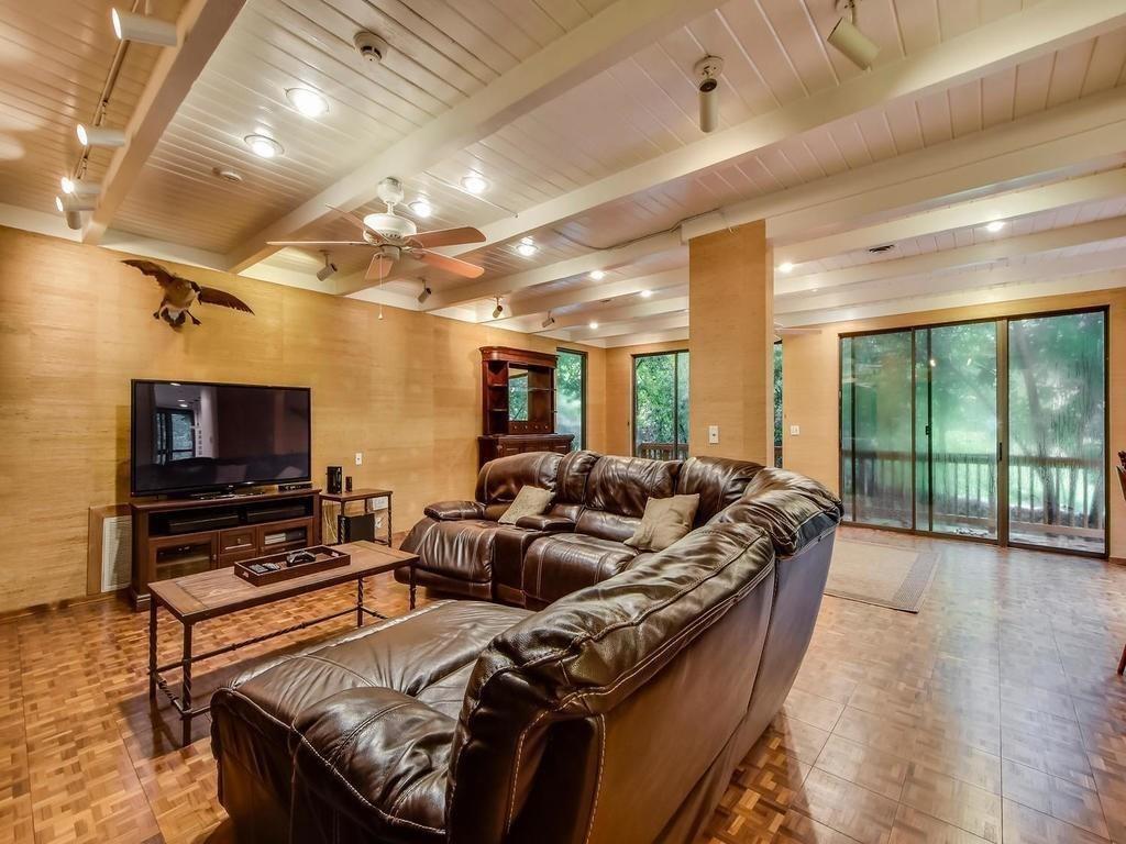 800 Leonard St, Austin, TX 78705