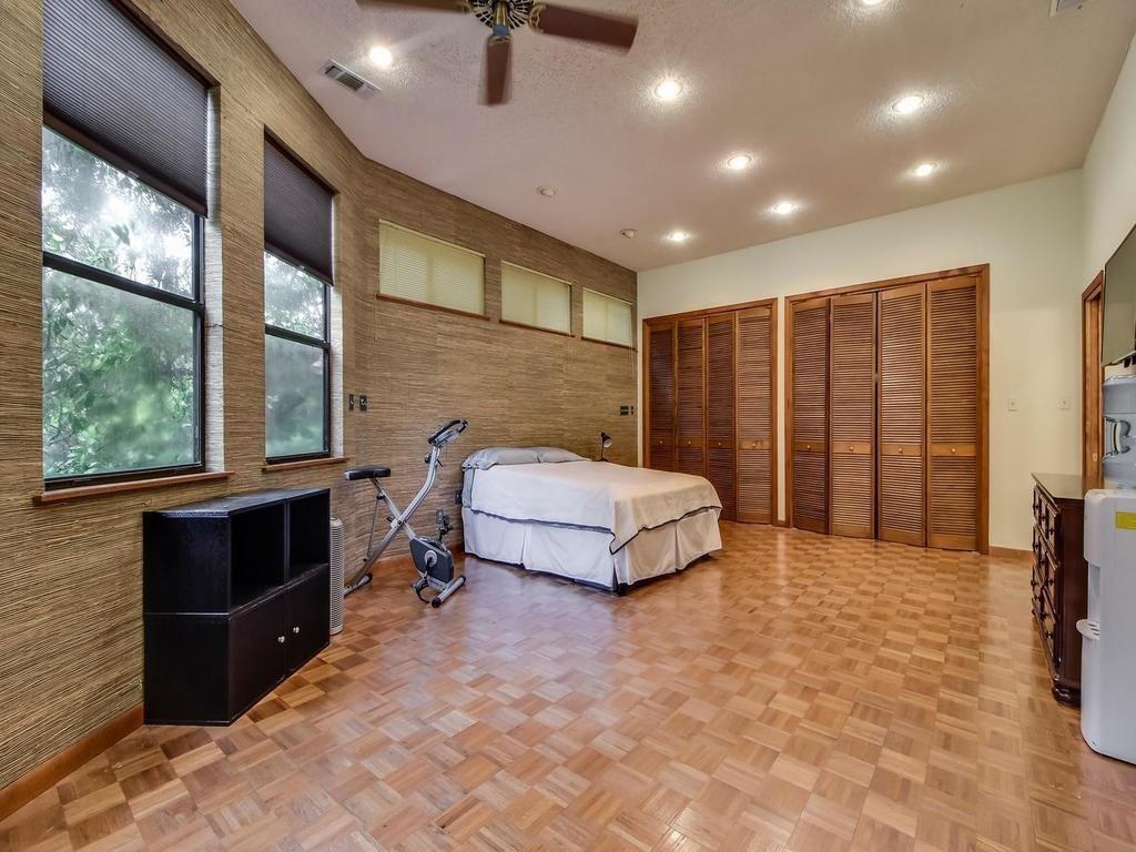 800 Leonard St, Austin, TX 78705