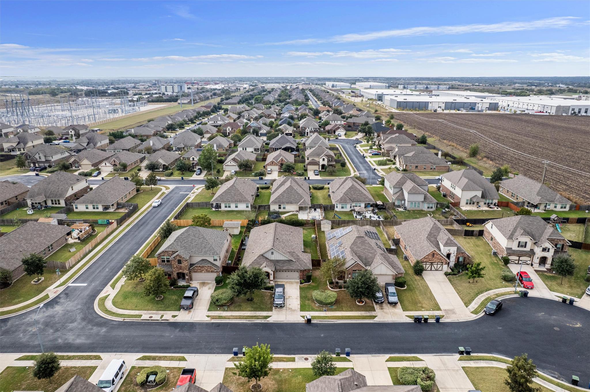 804 Farm House Dr, Hutto, TX 78634