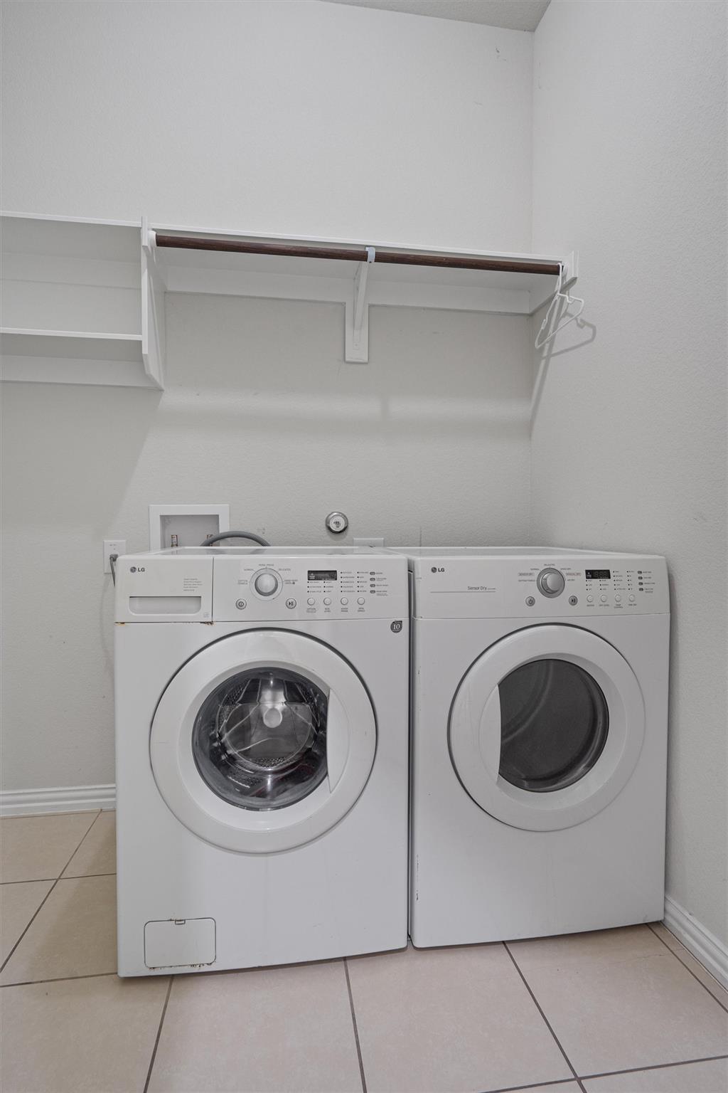 804 Farm House Dr, Hutto, TX 78634