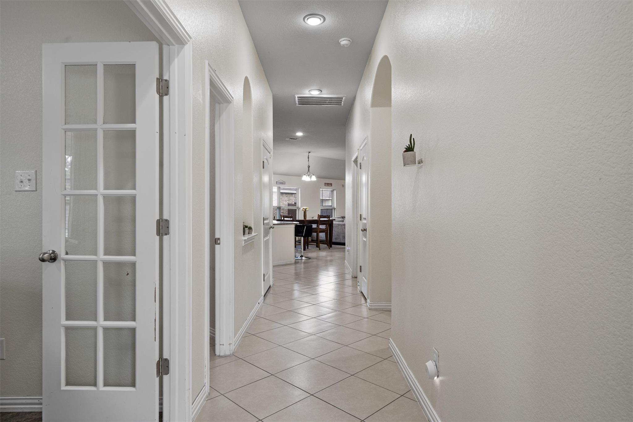 804 Farm House Dr, Hutto, TX 78634