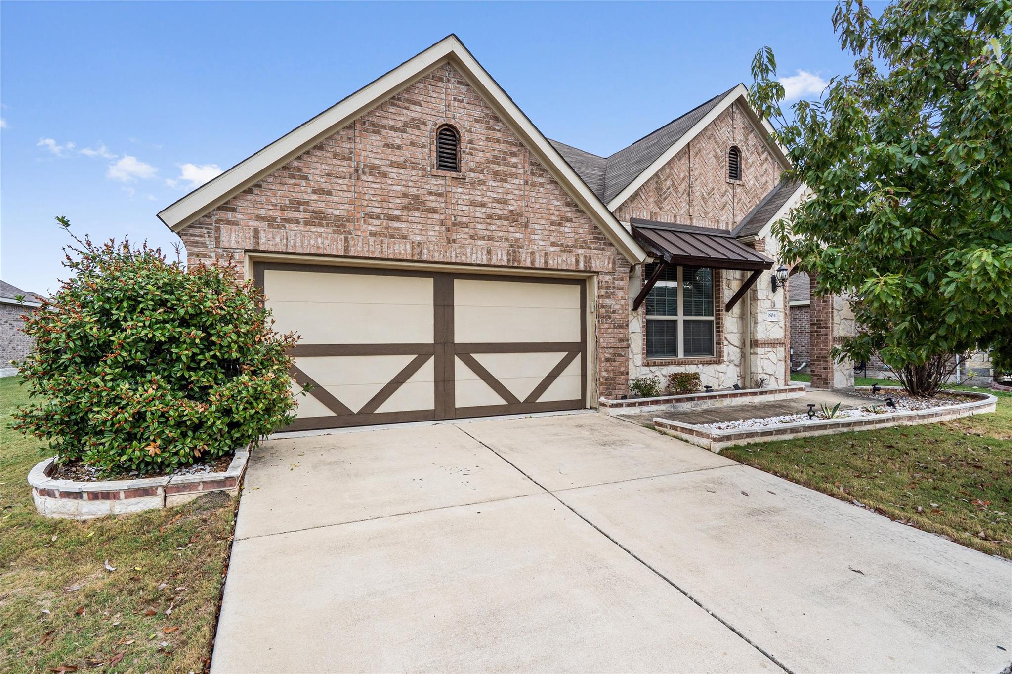 804 Farm House Dr, Hutto, TX 78634