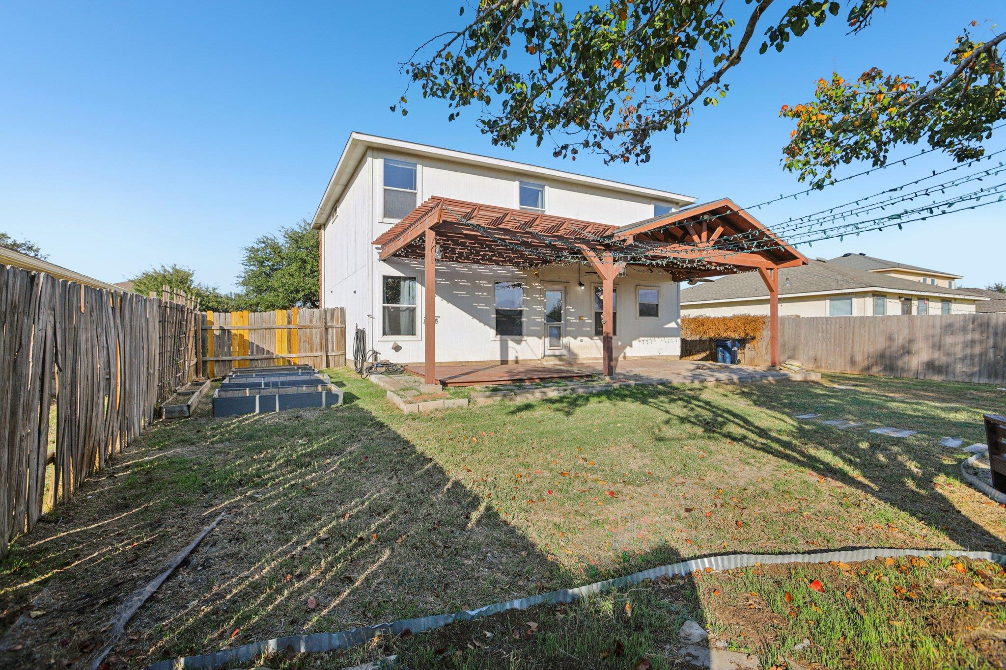 125 Phillips St, Hutto, TX 78621