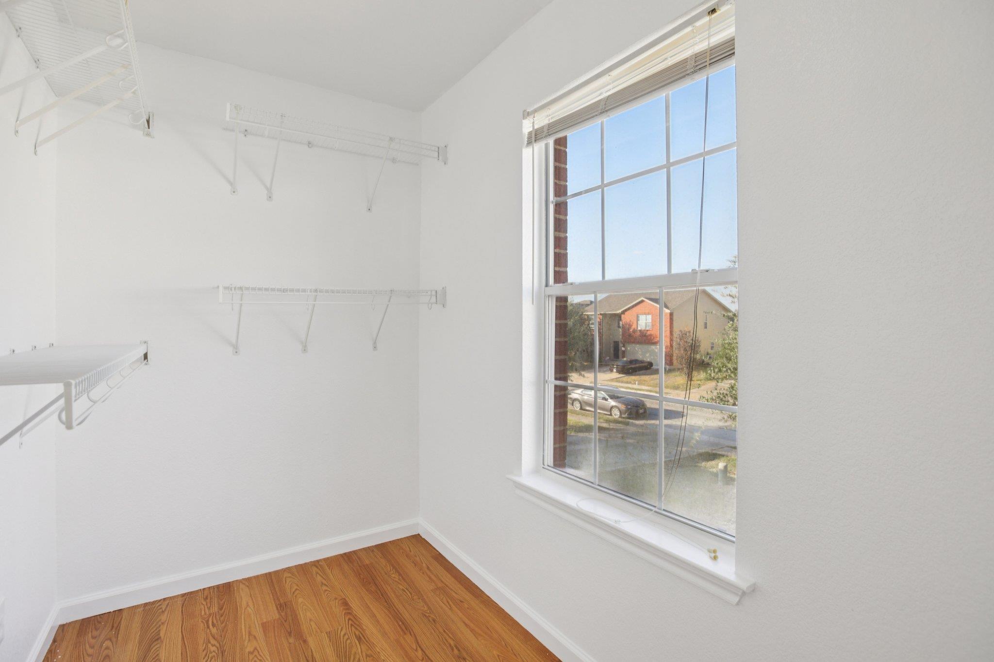 125 Phillips St, Hutto, TX 78621