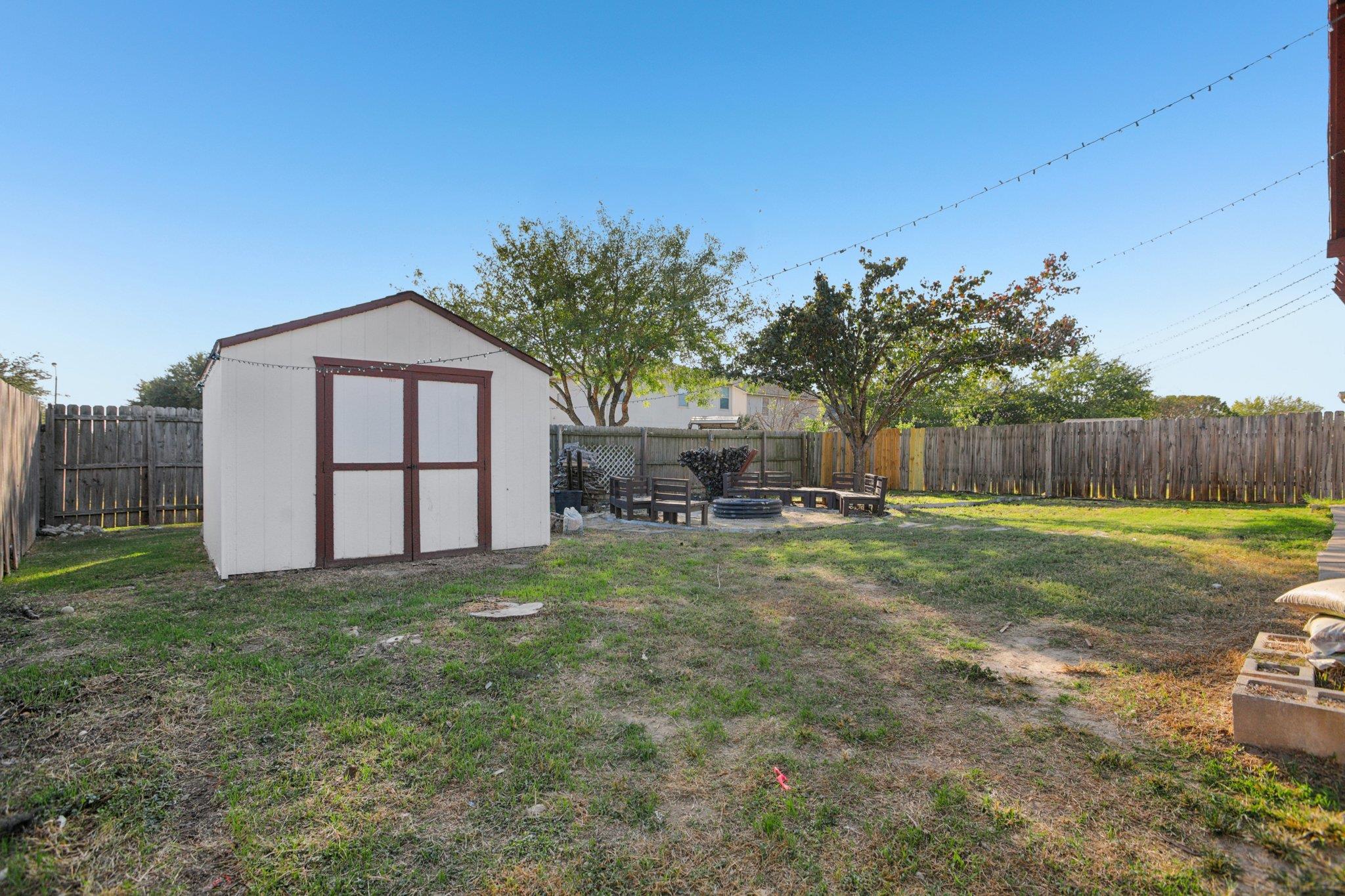 125 Phillips St, Hutto, TX 78621