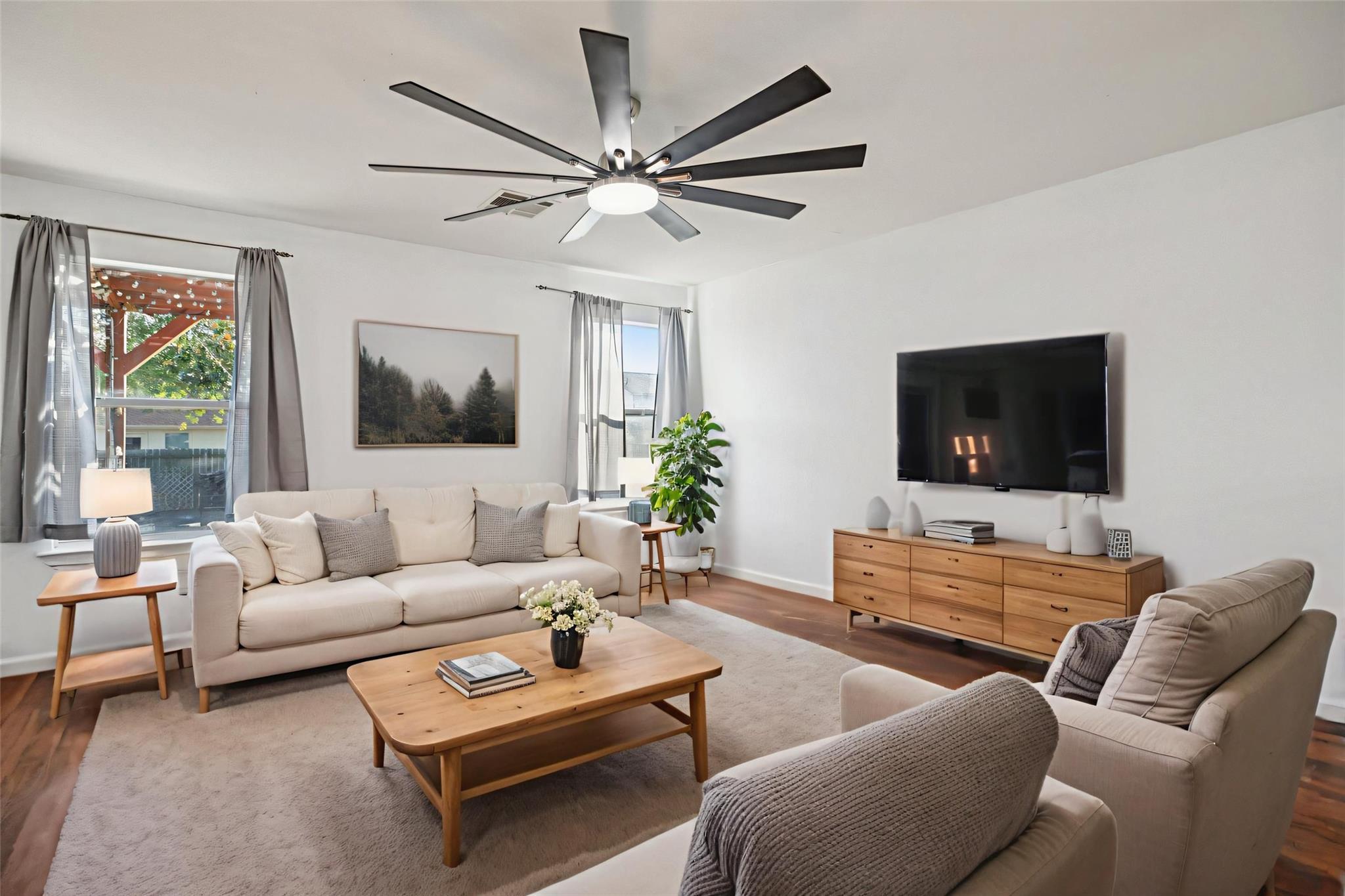 125 Phillips St, Hutto, TX 78621