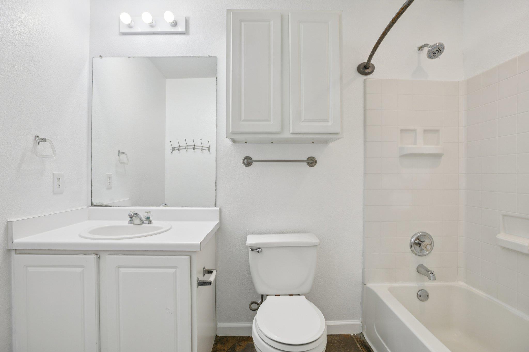 125 Phillips St, Hutto, TX 78621